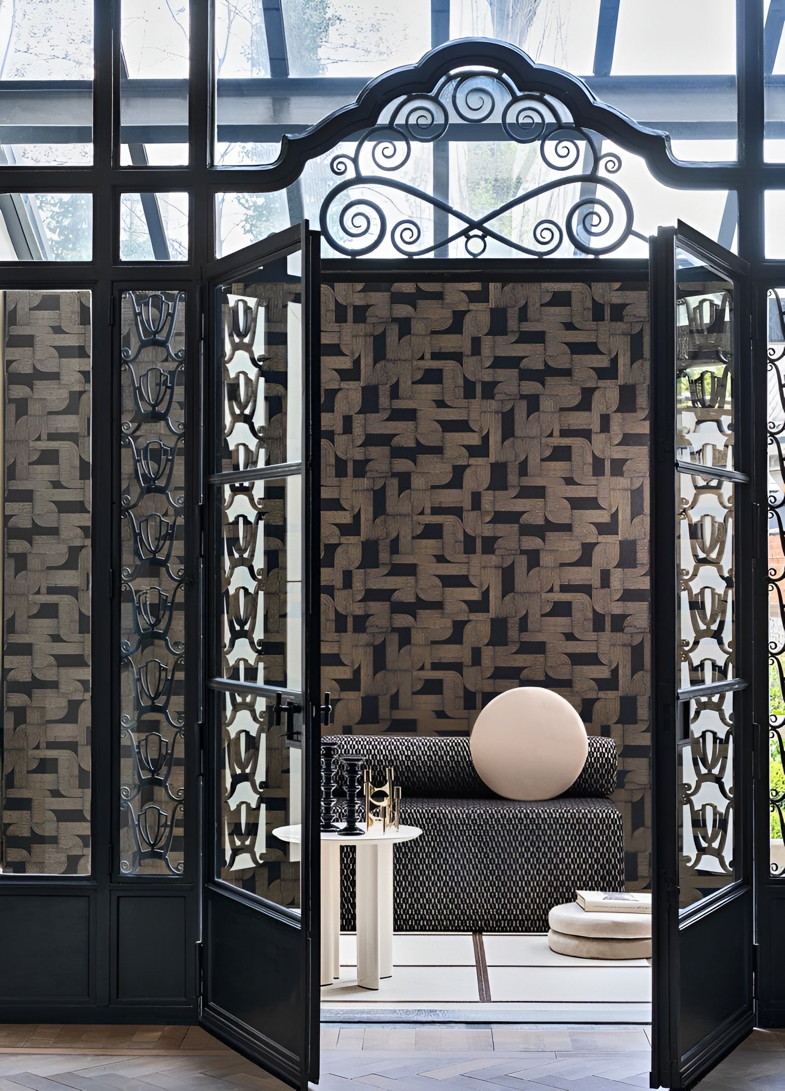 Wallpaper with geometric pattern HECTOR - BLACK/GOLD black with gold