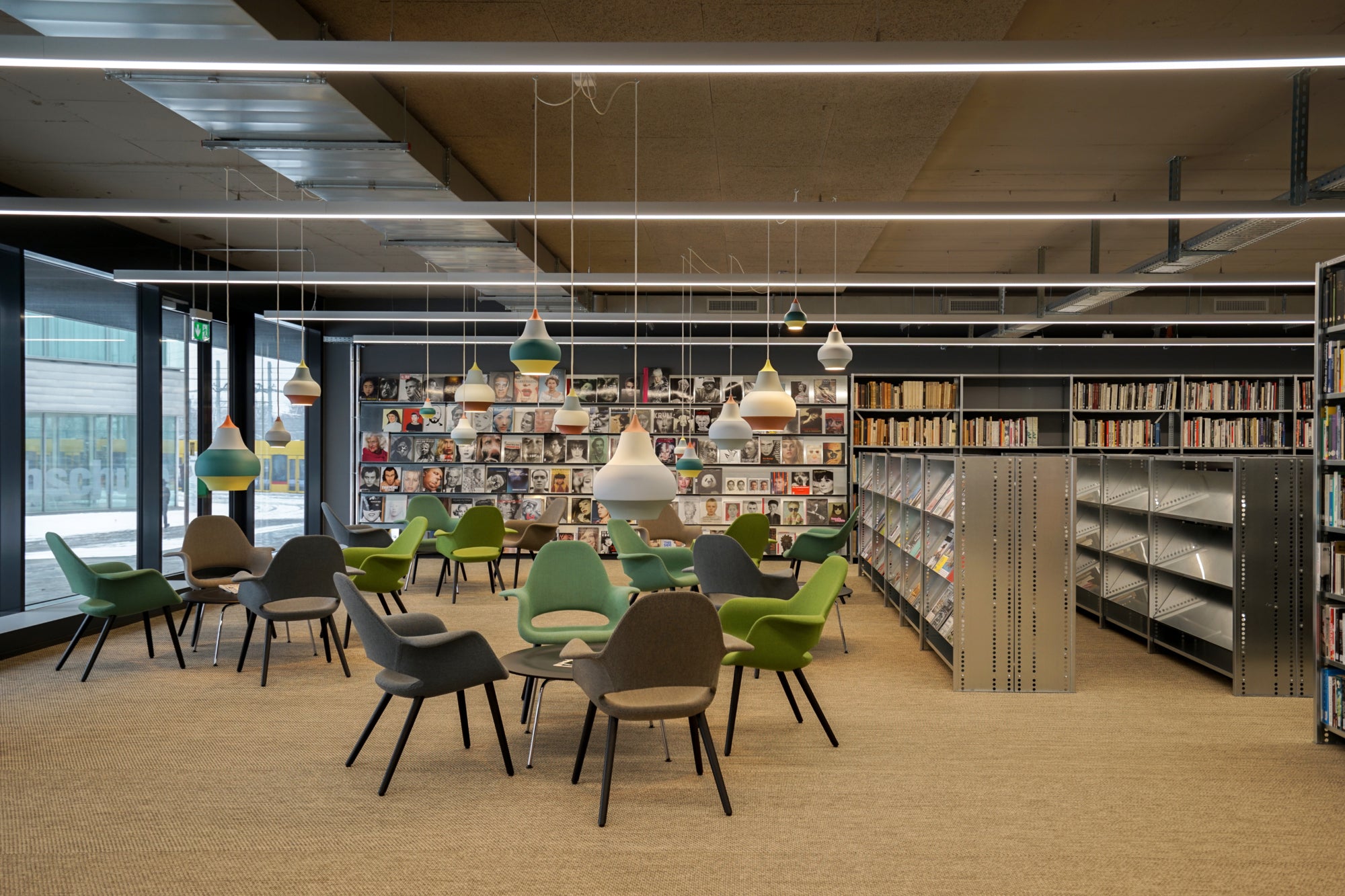 Hanglamp CIRQUE wit-blauw met koperen uiteinde