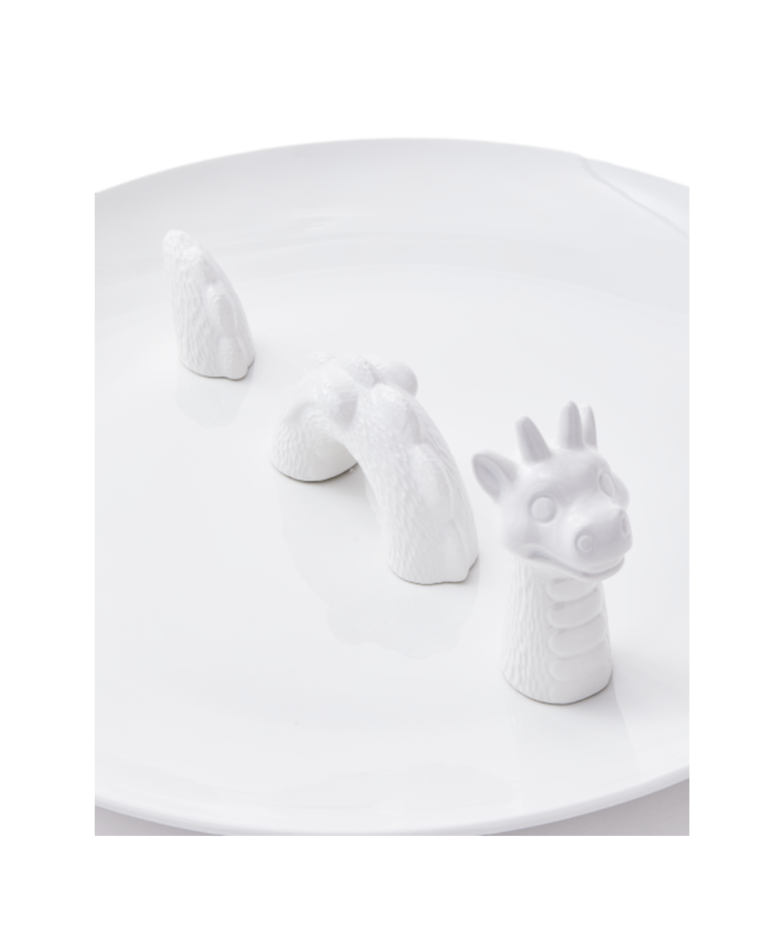 Decorative plate DRAGON white