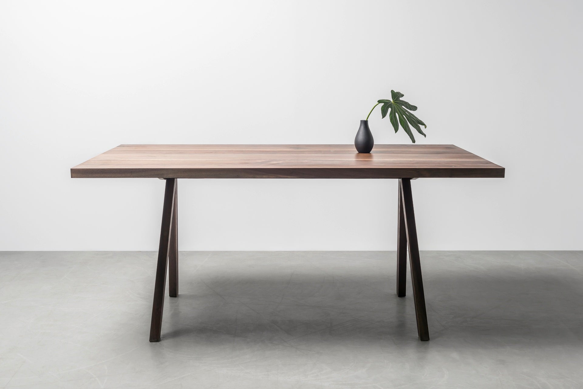 Tafel VICTORIA notenhout