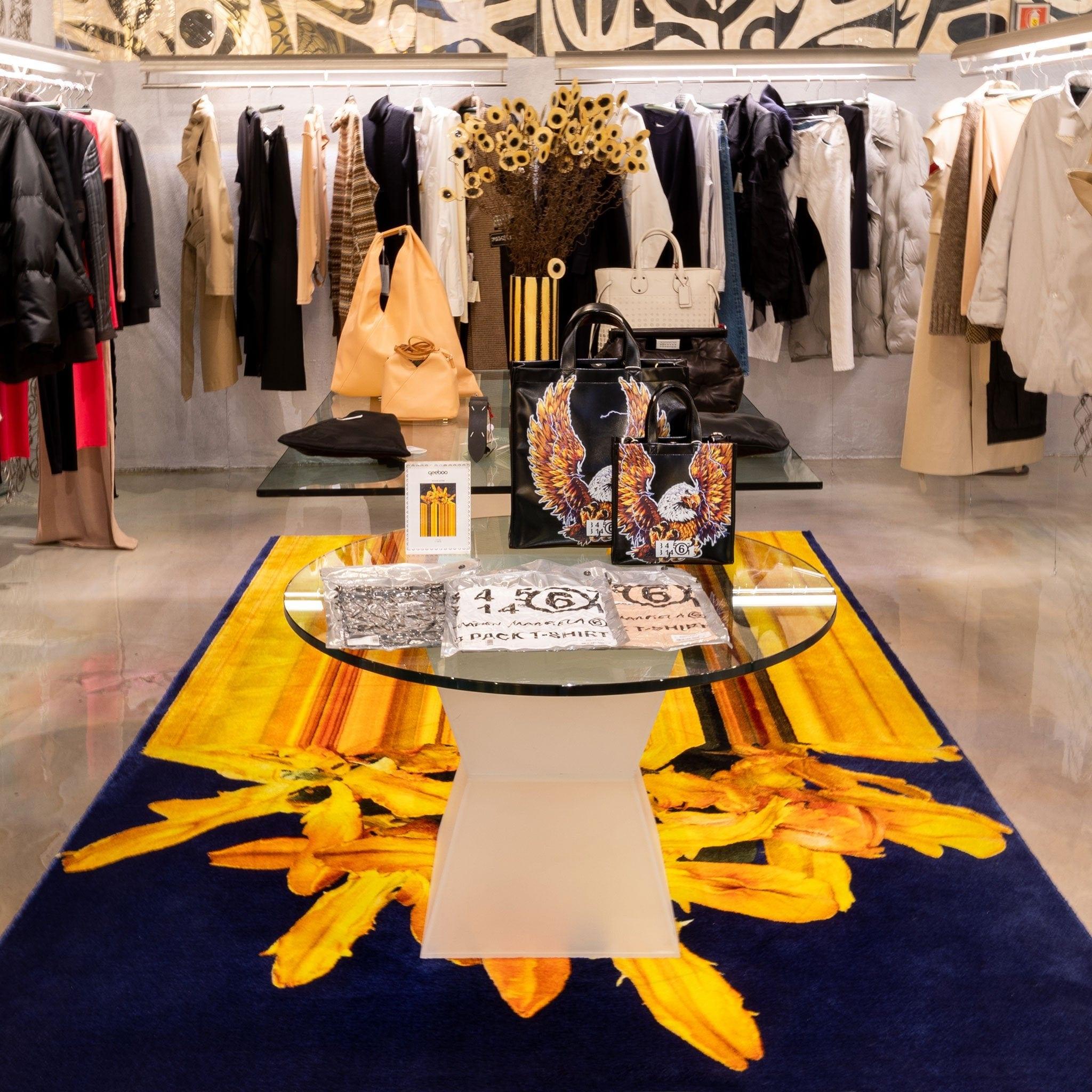 Dywan prostokątny GLITCH żółty Qeeboo    Eye on Design