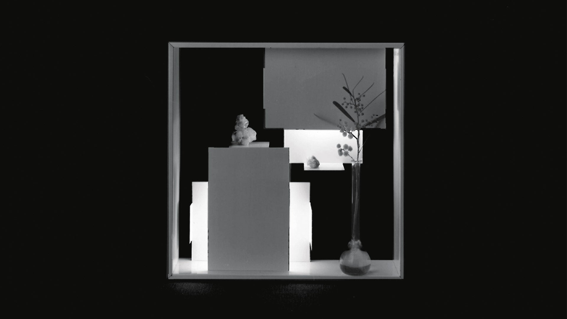 FATO White Decorative Lamp