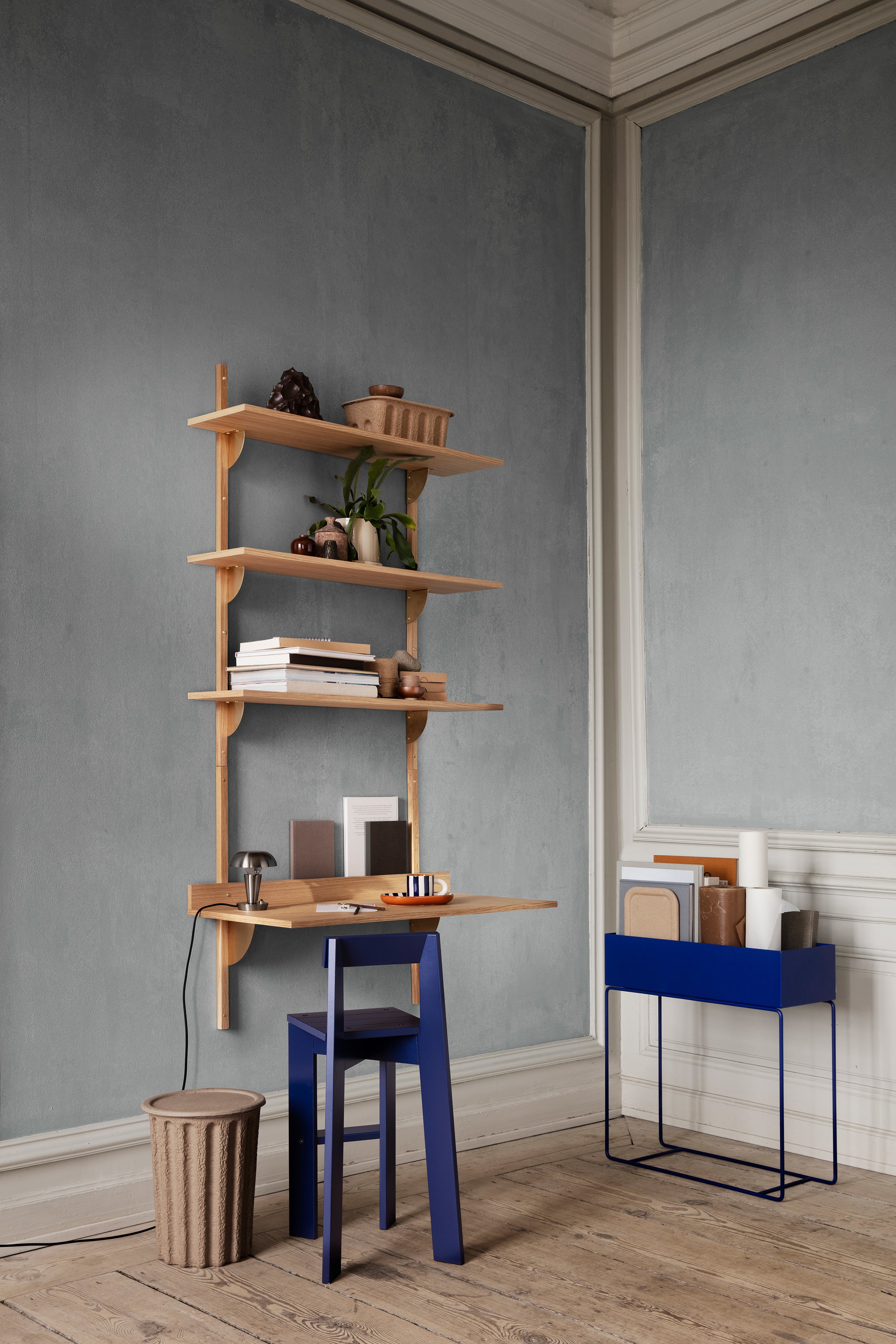 SECTOR WIDE plank van eikenfineer met messing afwerking