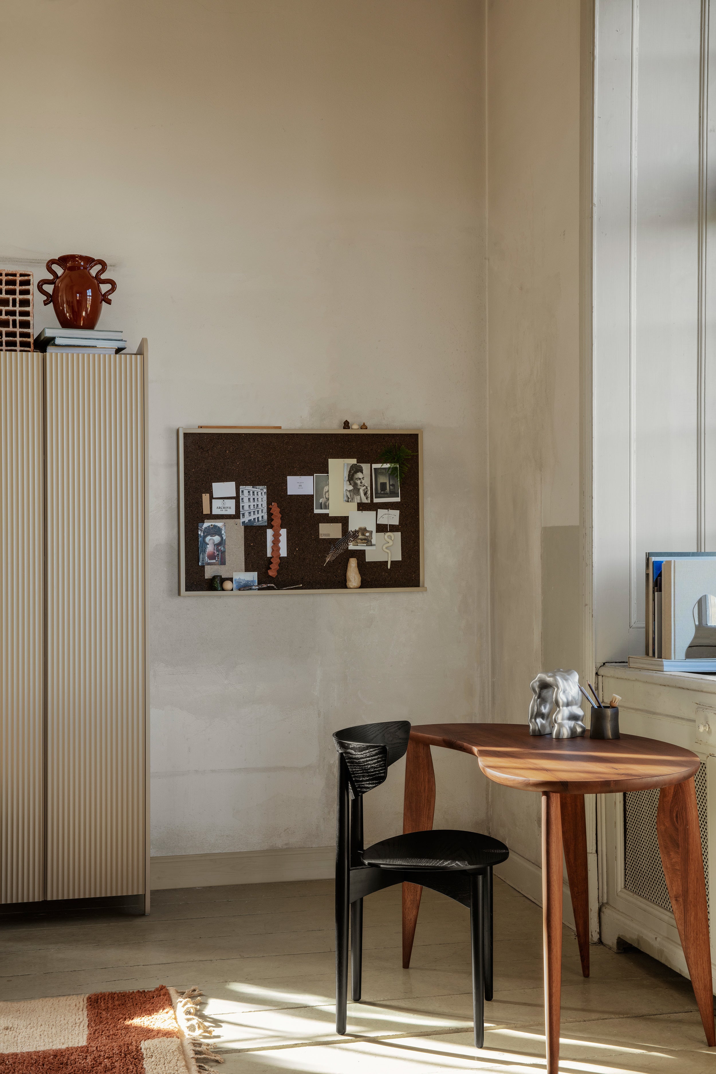 Cork board KANT beige frame