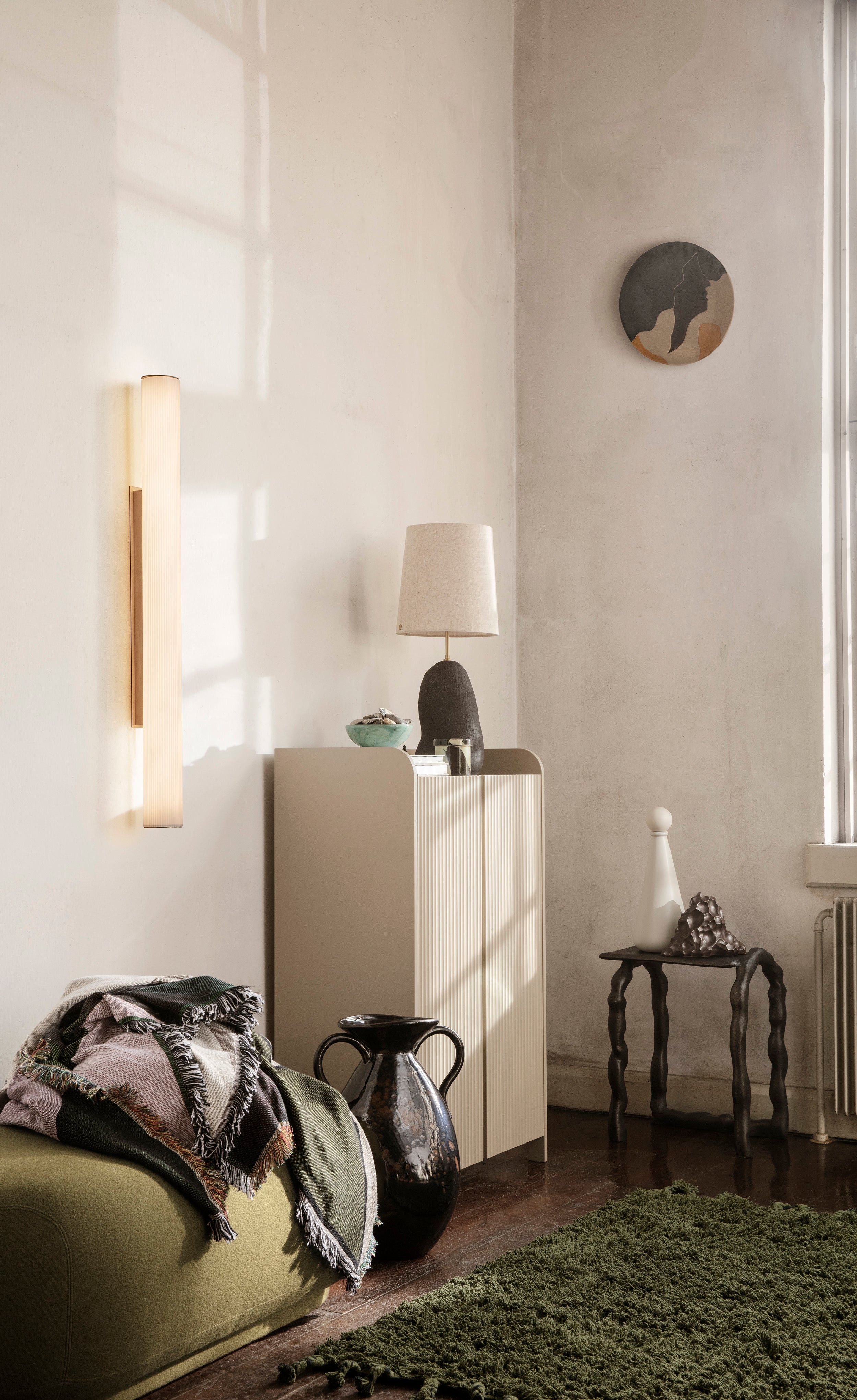 2-Door SILL CUPBOARD LOW Beige