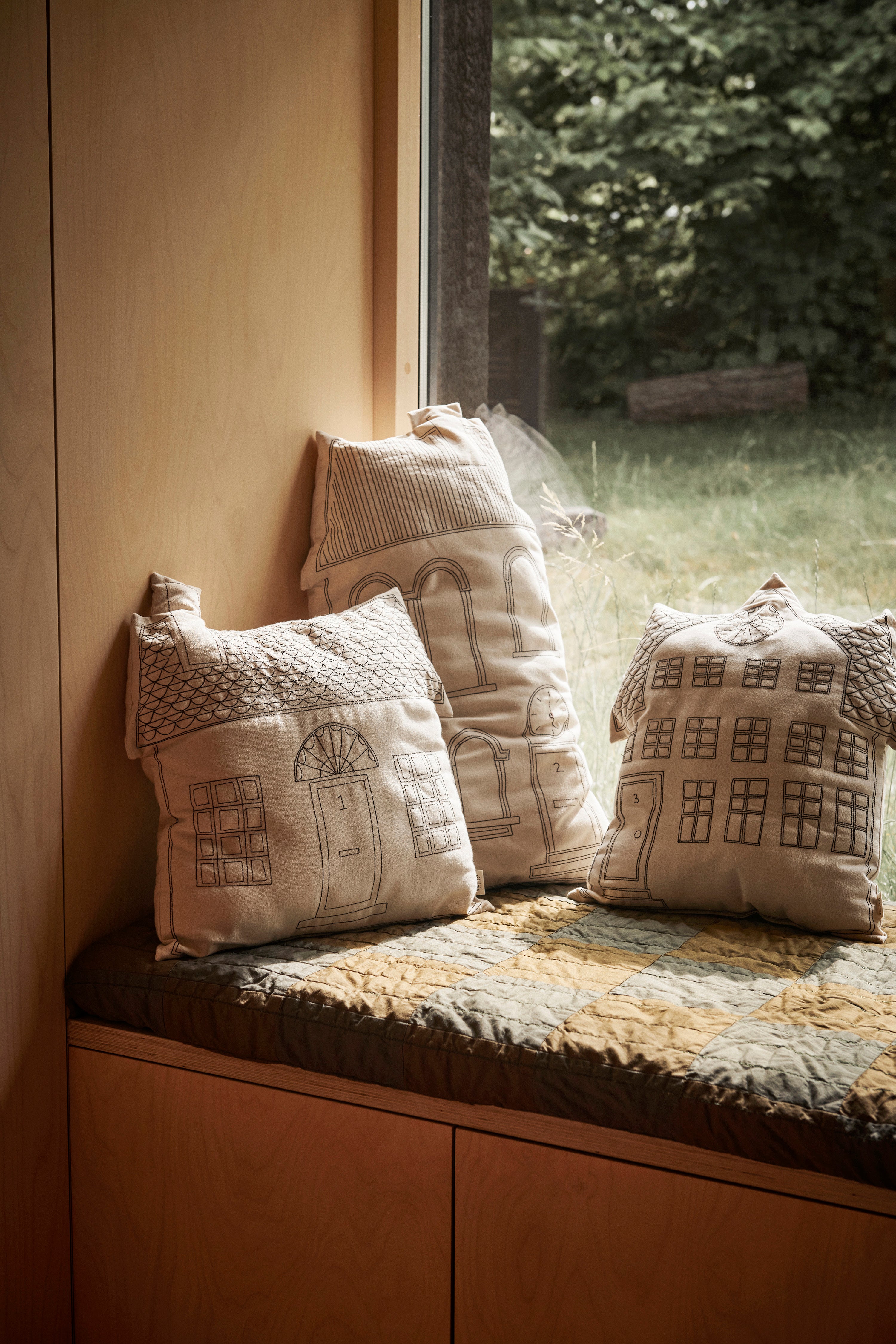 ABODE CLOCK decorative pillow broken white