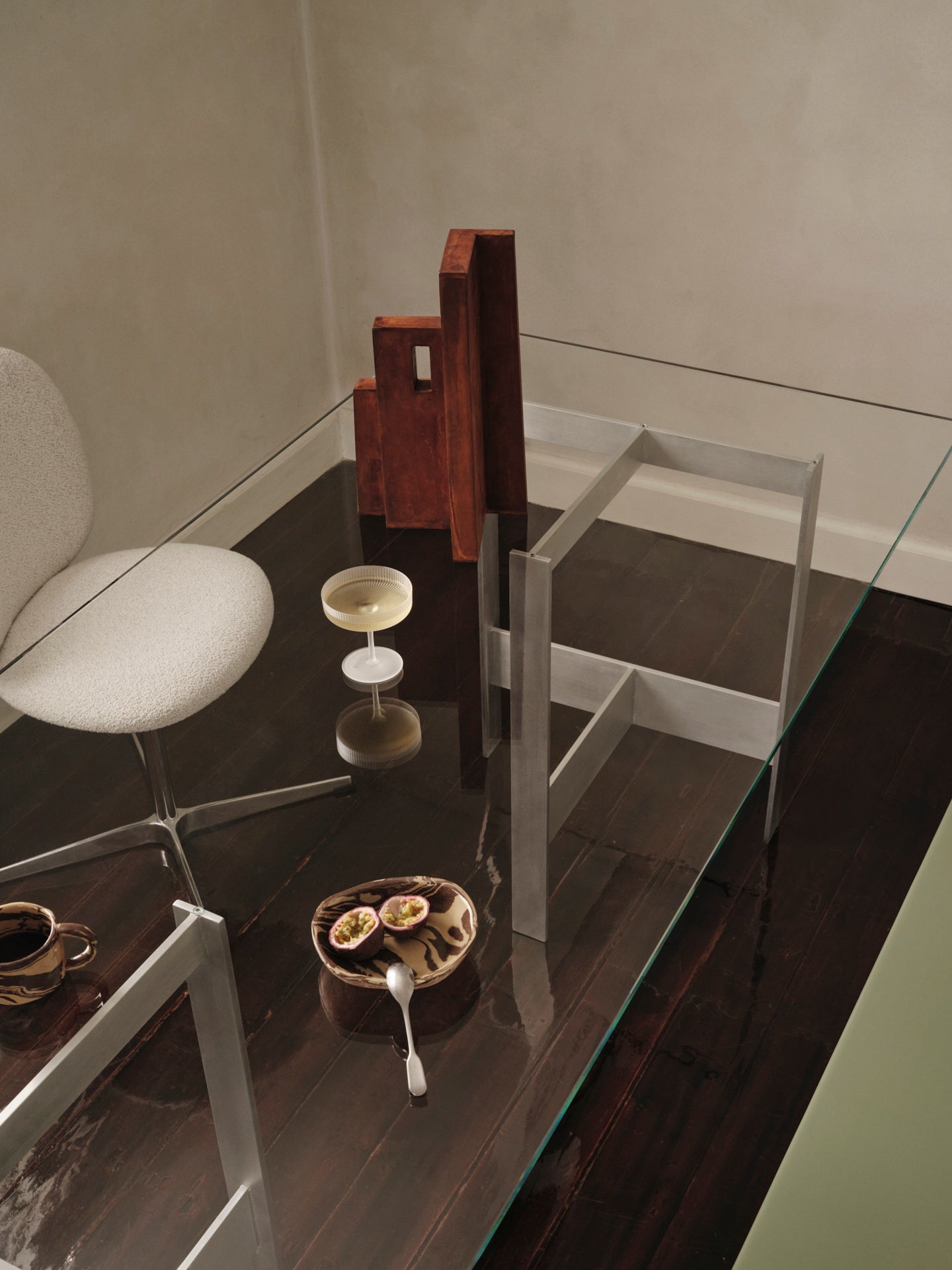 LAGER Glastisch mit Aluminiumfuß