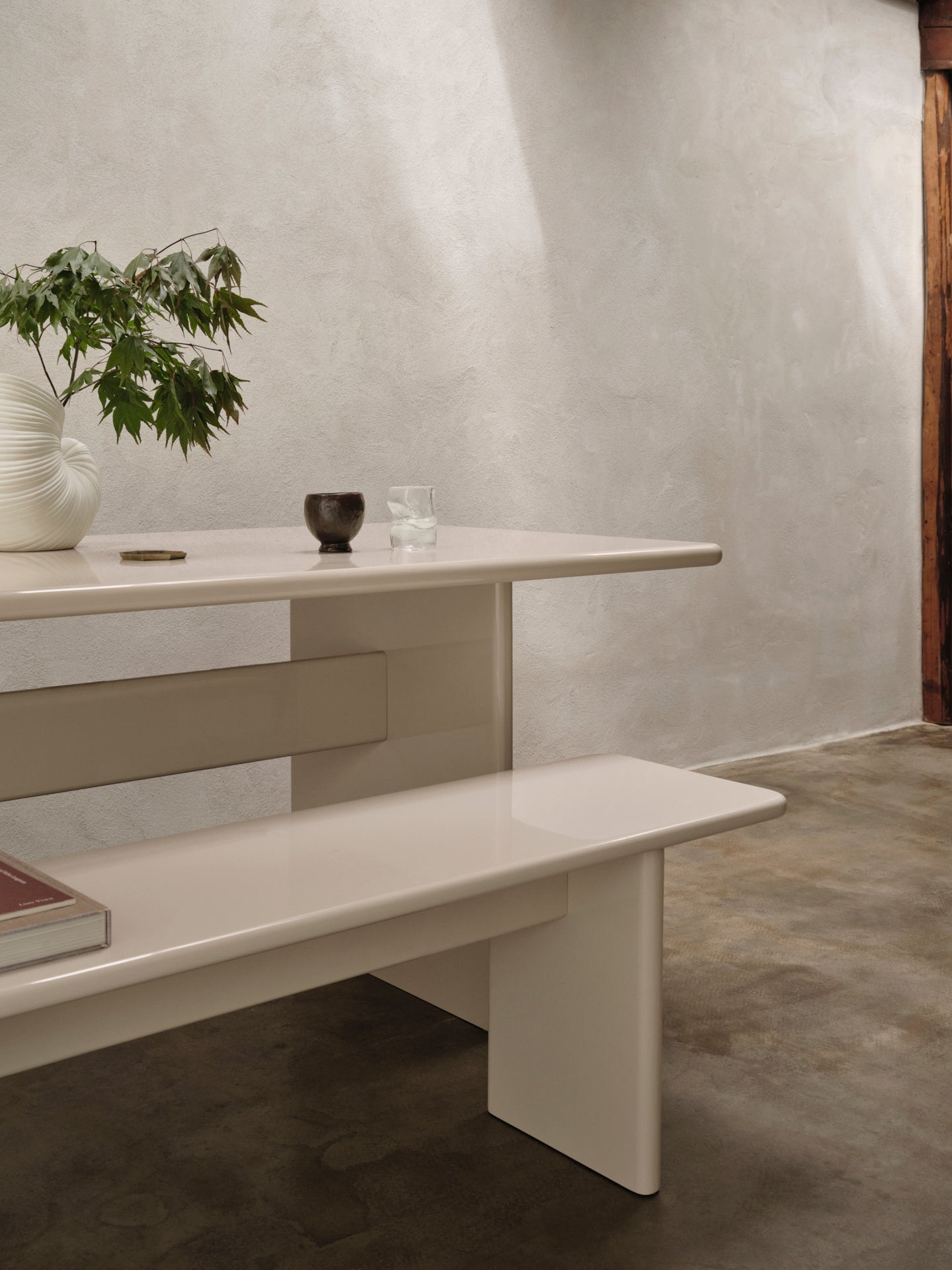 Crème kleurige RINK tafel