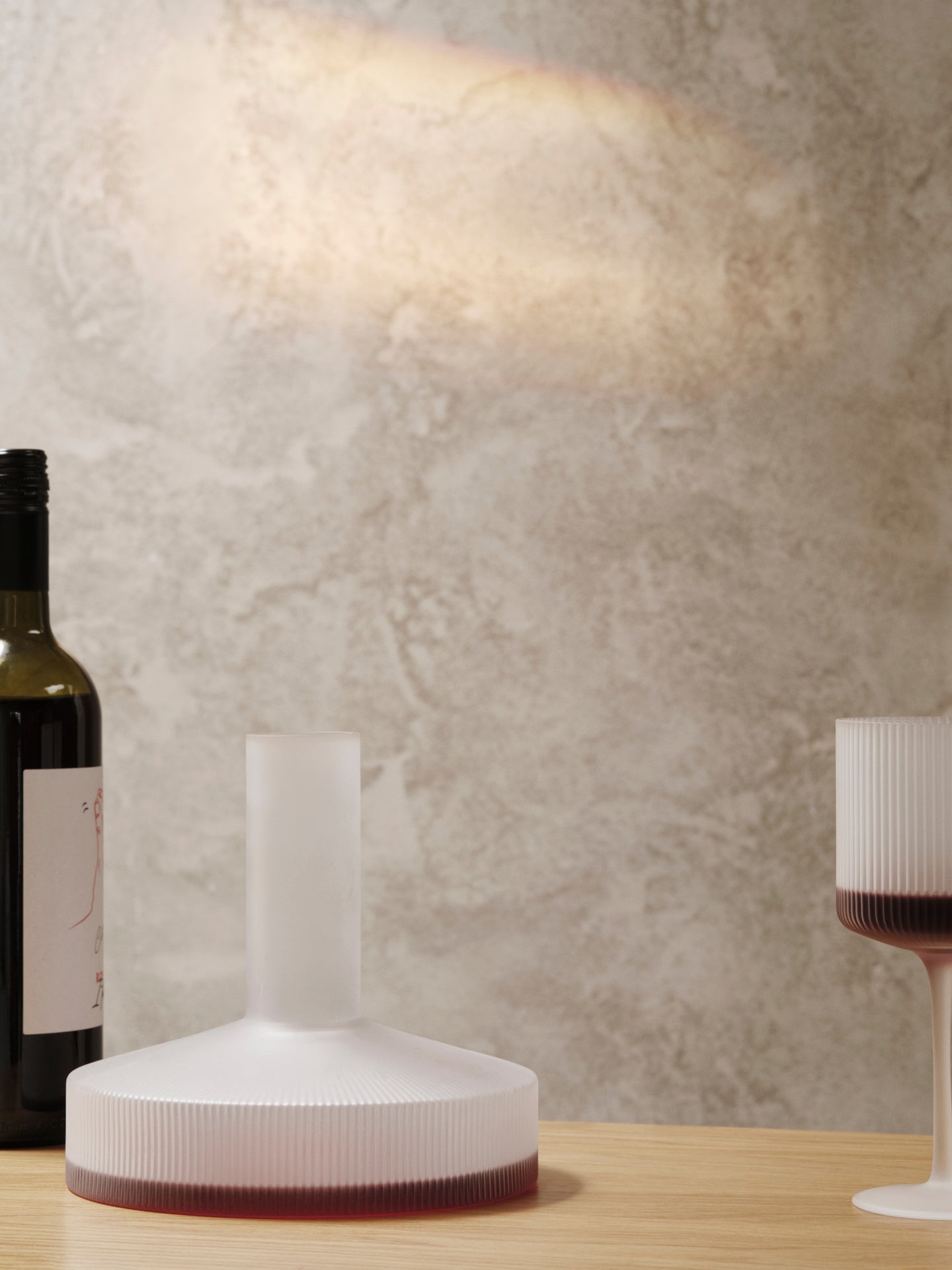 Karaf met wijn RIPPLE wit glas