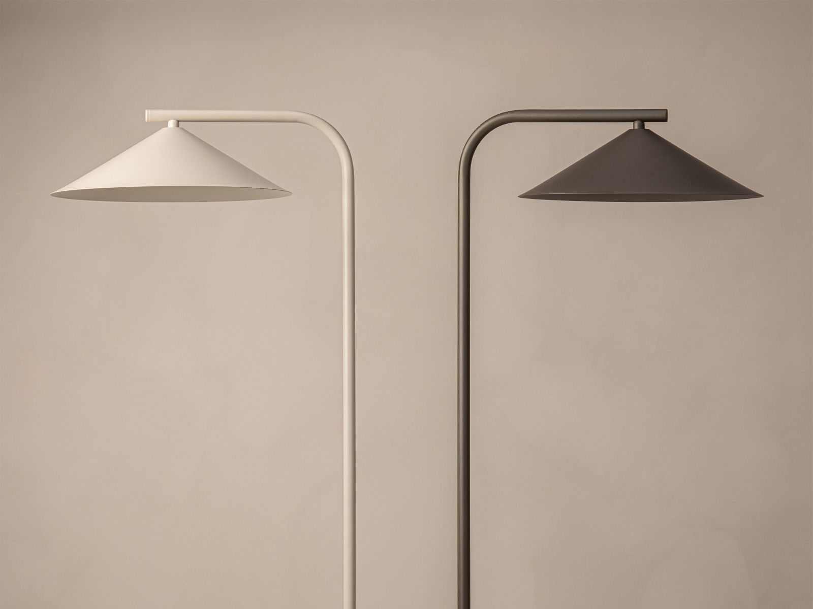Lampa podłogowa NOCTE beżowy – wymiary produktu