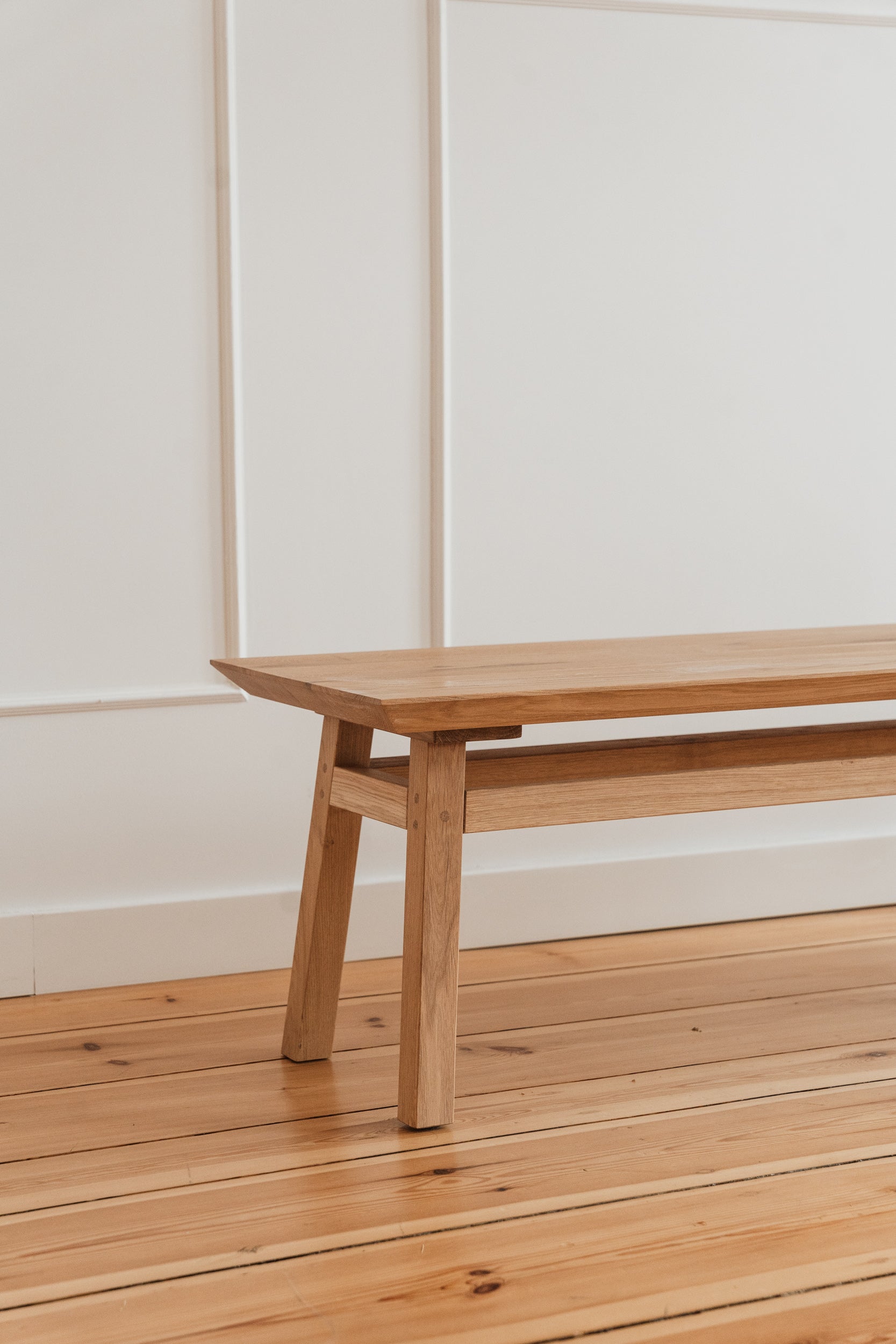 GEORGE Bench in Oak Wood