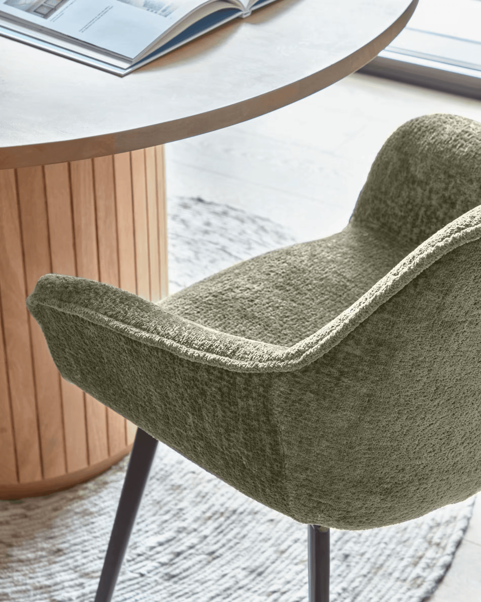 Krzesło AMIRA ciemnozielony szenil La Forma    Eye on Design