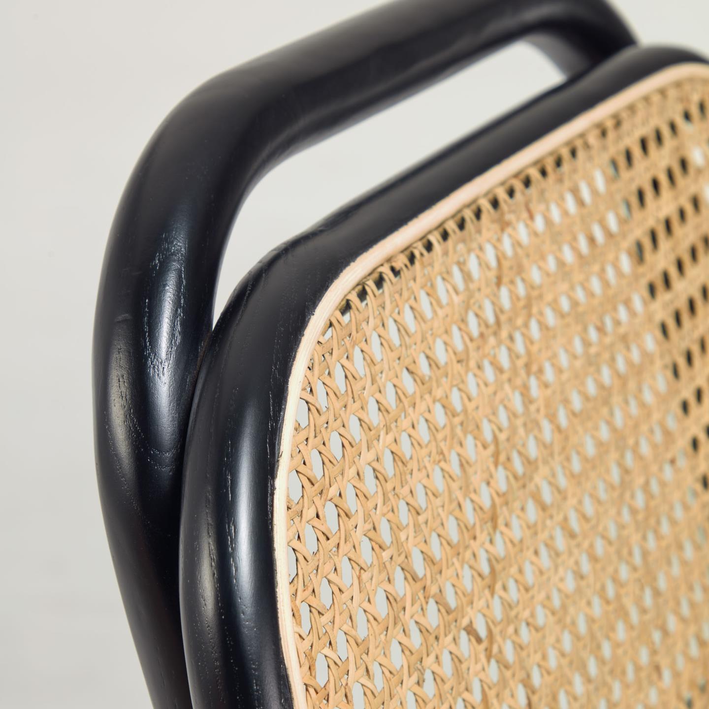 Krzesło barowe DORIANE czarne drewno dębowe La Forma    Eye on Design