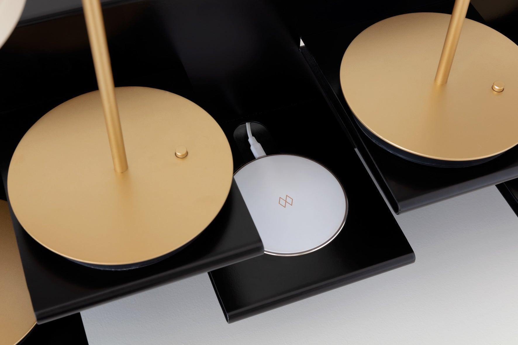 Lampa przenośna ASTERIA MOVE perłowy UMAGE    Eye on Design