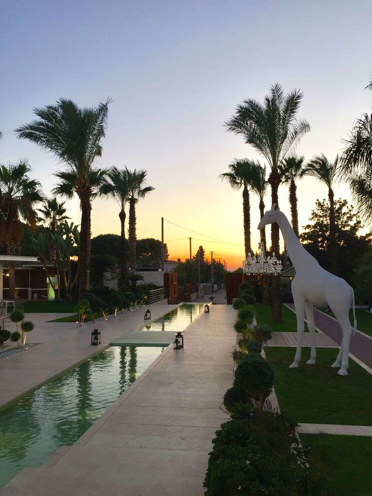 Lampa zewnętrzna GIRAFFE IN LOVE XL biała Qeeboo    Eye on Design