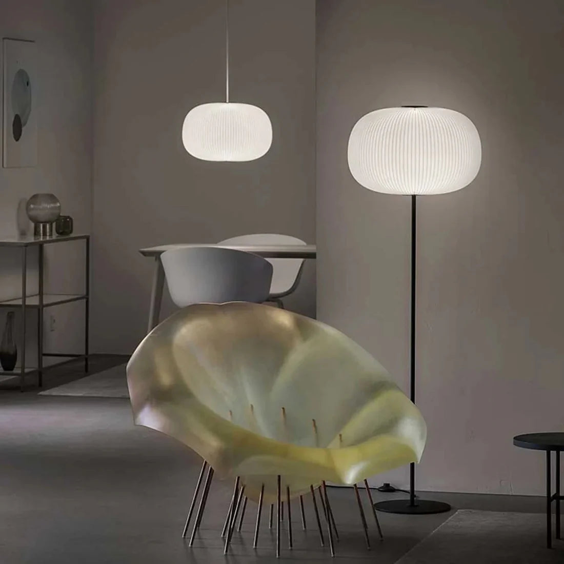 Vloerlamp MODEL 332 LAMELLA wit met zwarte voet