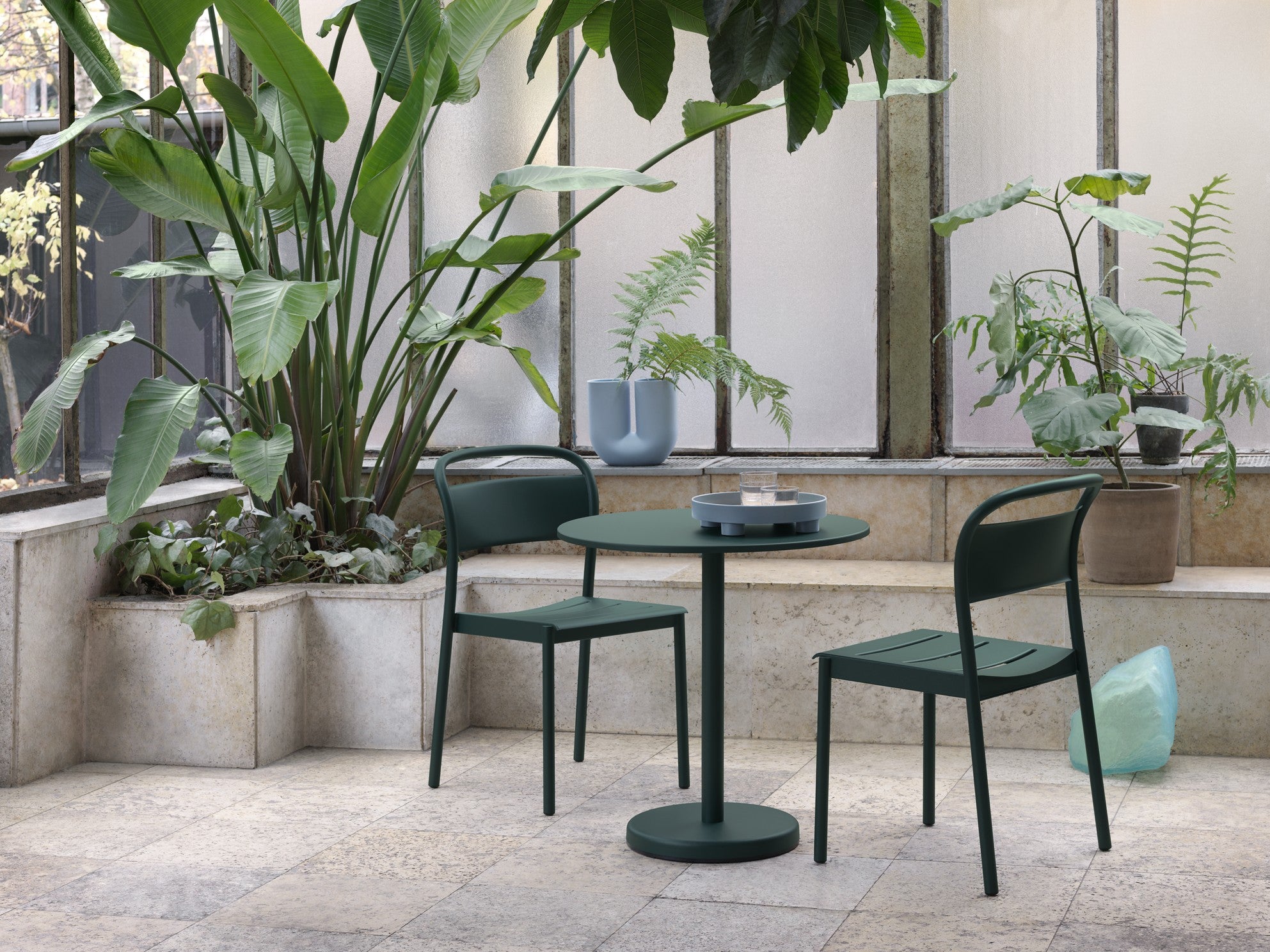 LINEAR Dark Green Steel Outdoor Chair