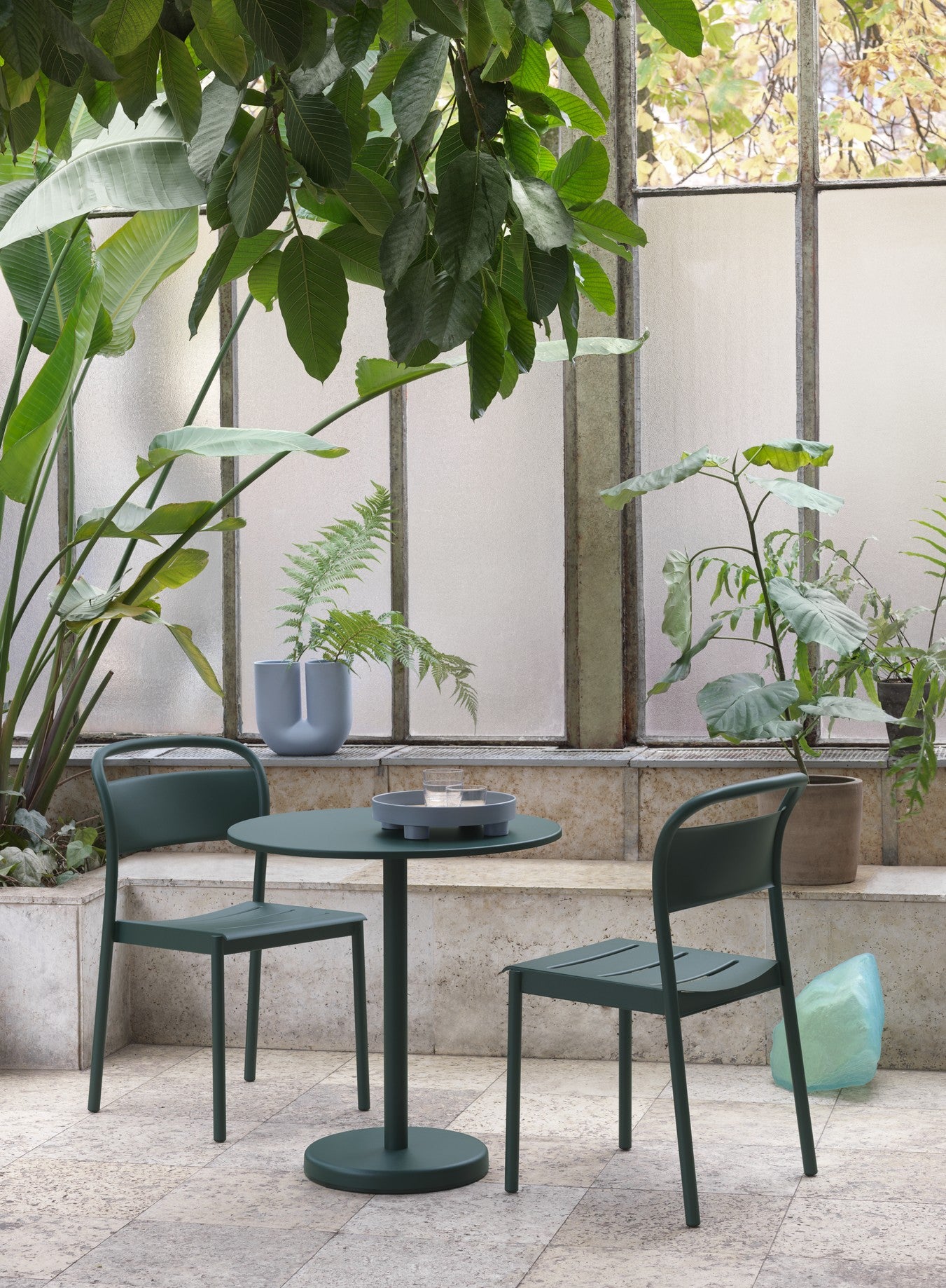 LINEAR Dark Green Steel Outdoor Chair