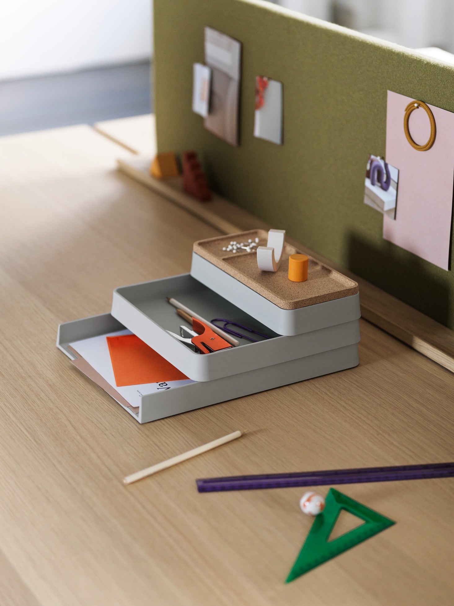 Bürotisch LINEAR SYSTEM - KONFIGURATION 1 Eichenfurnier
