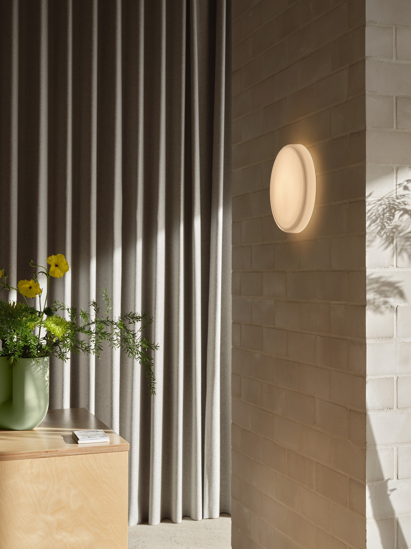 Wandlamp LOOPED wit