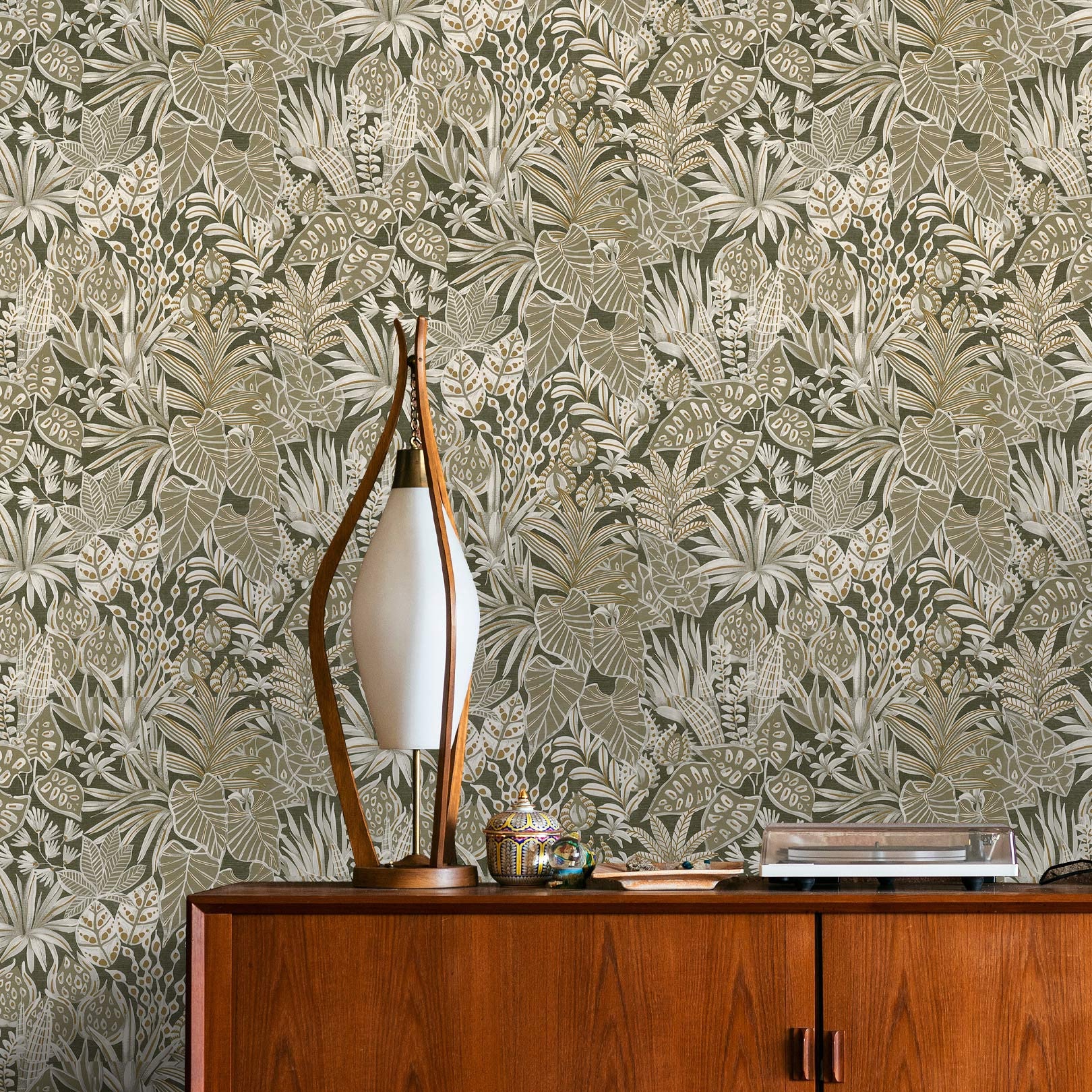 Structural wallpaper with a plant motif of MADHUCA leaves - KAKI khaki