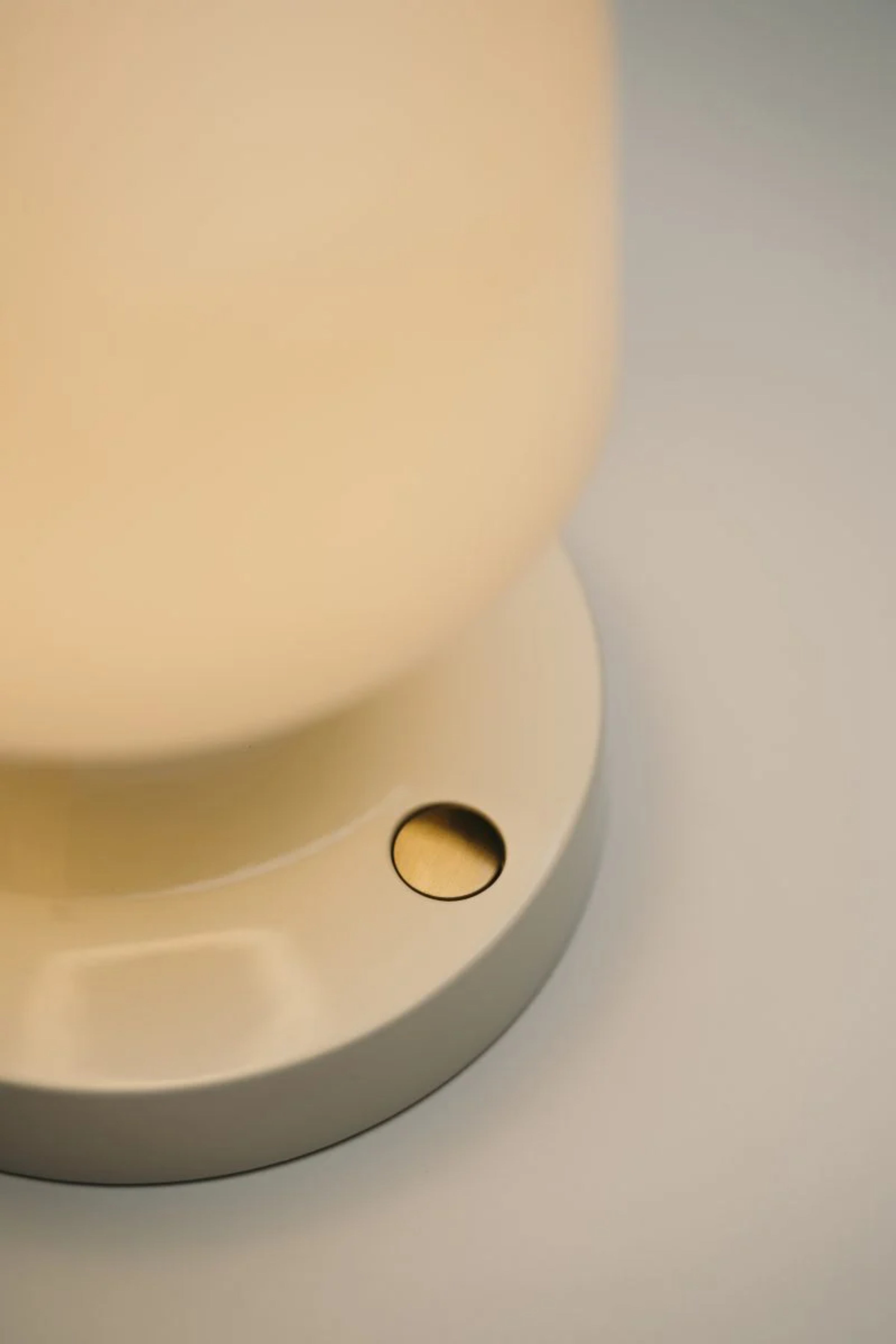 Tragbare FOLLOWME Lampe in Weiß mit Braun