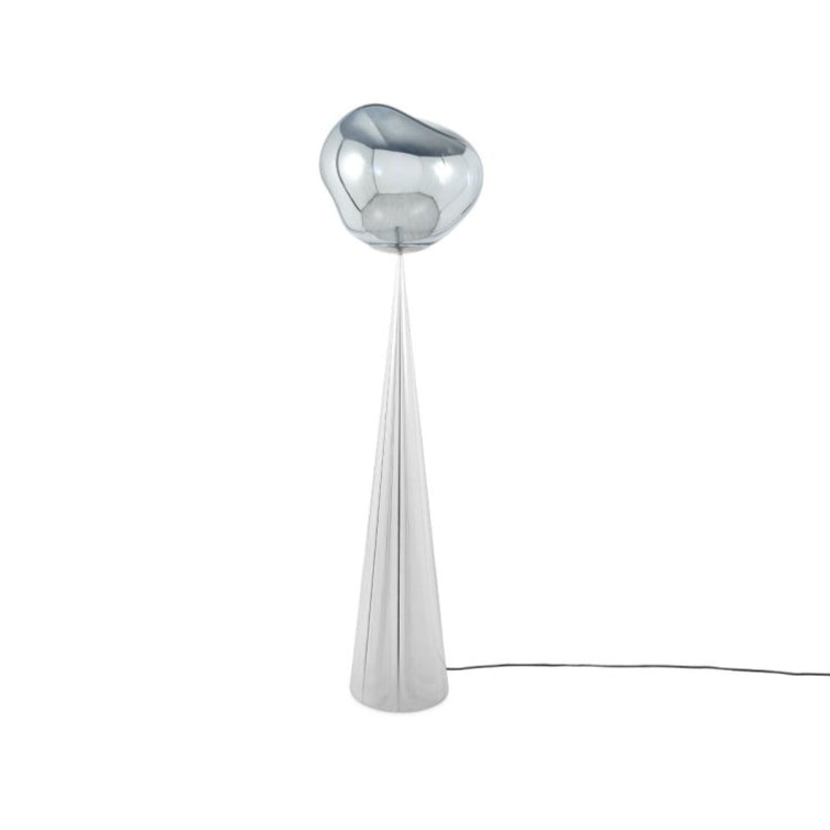 Silberstehlampe mit einer silbernen Basis schmelzen