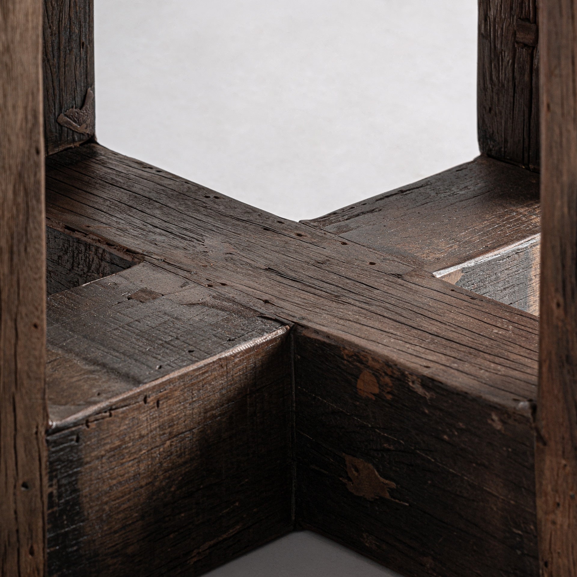 Zijtafel LOSSE gerecycled hout