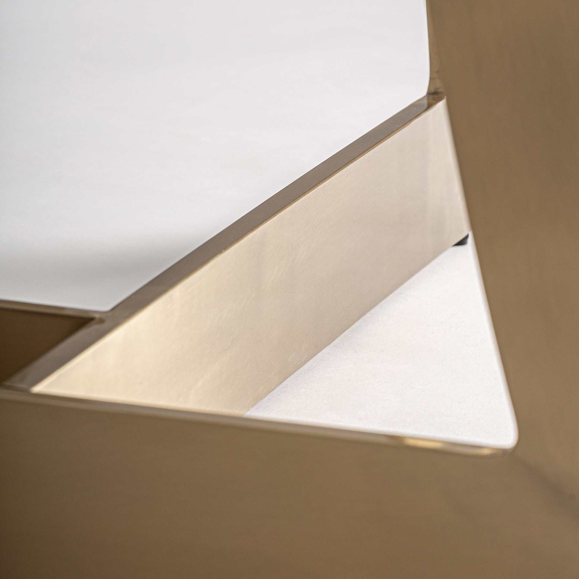 JUSSEY Table with Porcelain Top and Gold Base