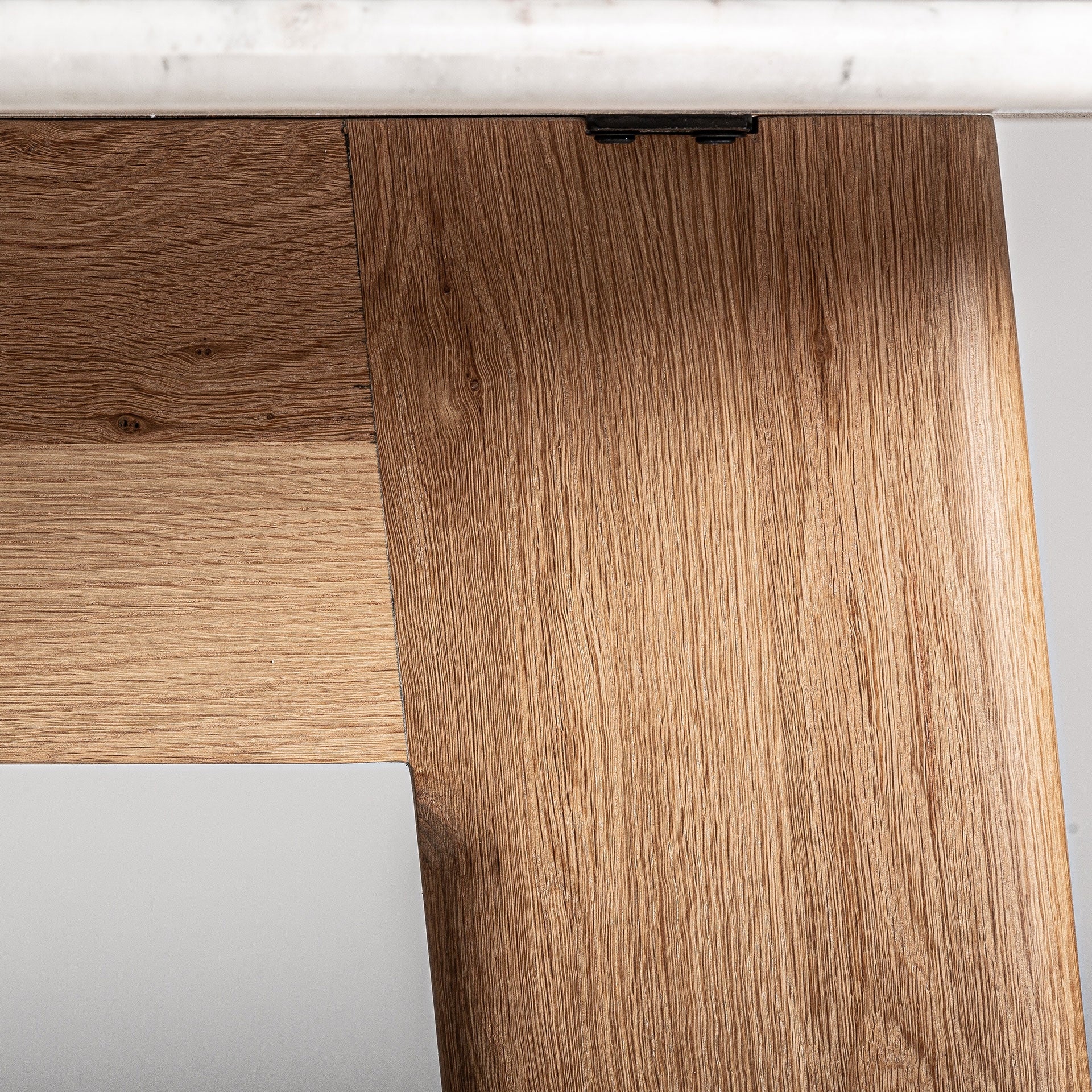 Round Table NARA Oak Wood with Marble Top