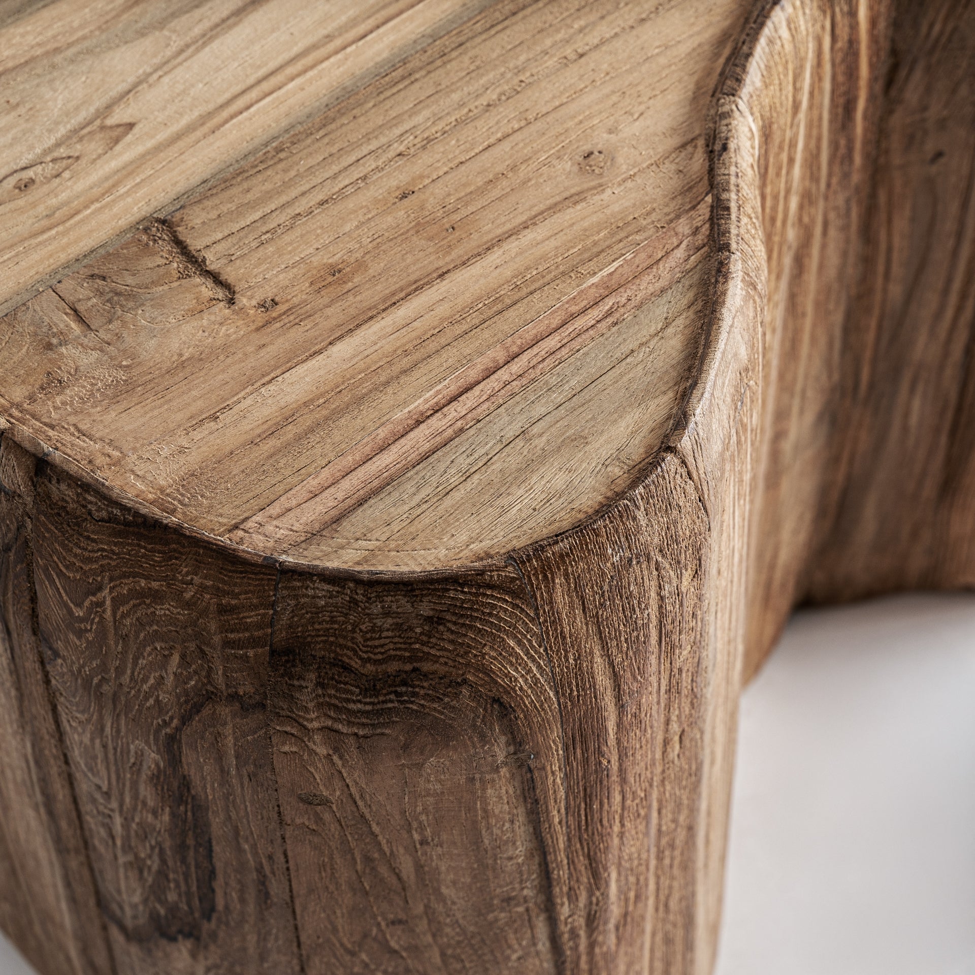 Kaffeetisch ERLOY aus recyceltem Teakholz