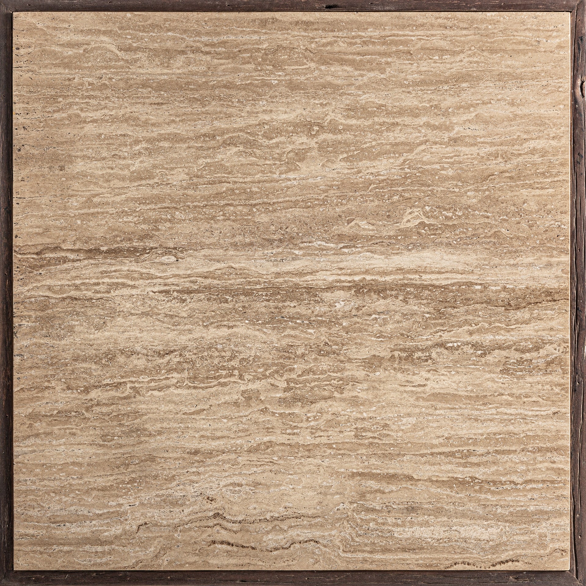 Koffietafel MERKEM van gerecycled hout met een travertijn blad