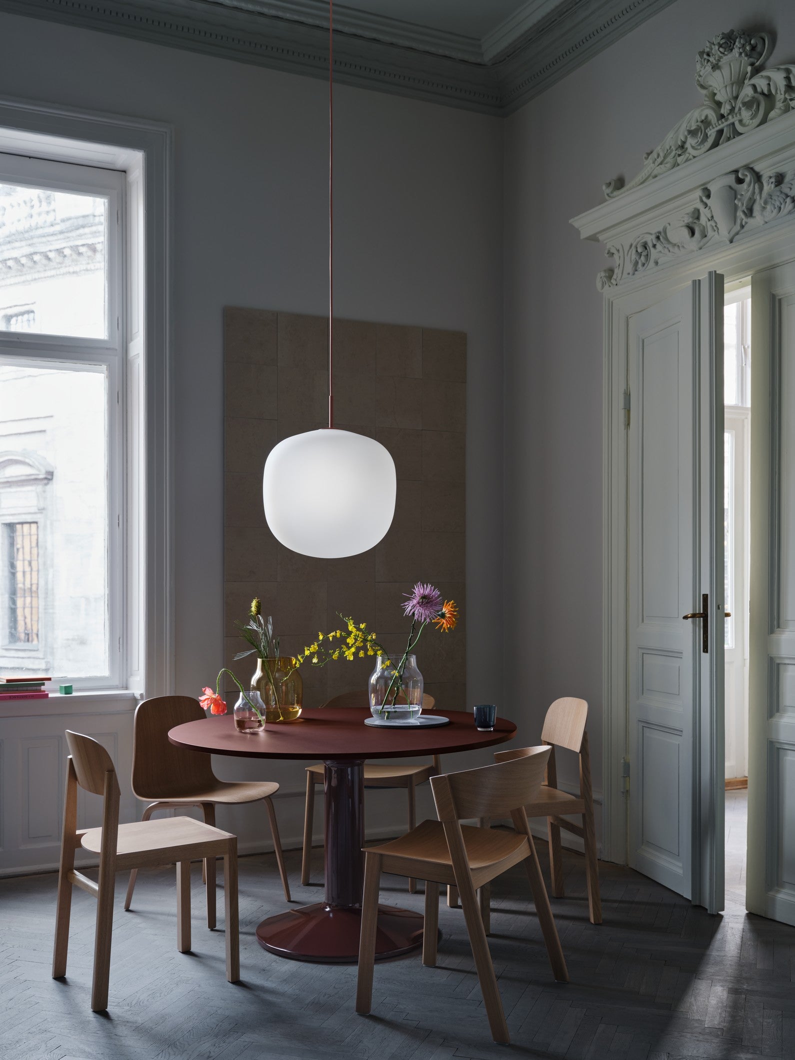 Ronde tafel MIDST bordeaux