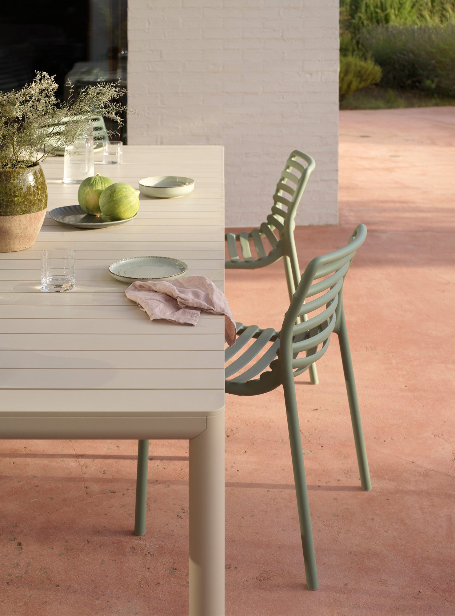 TEVERE Beige Extendable Outdoor Table