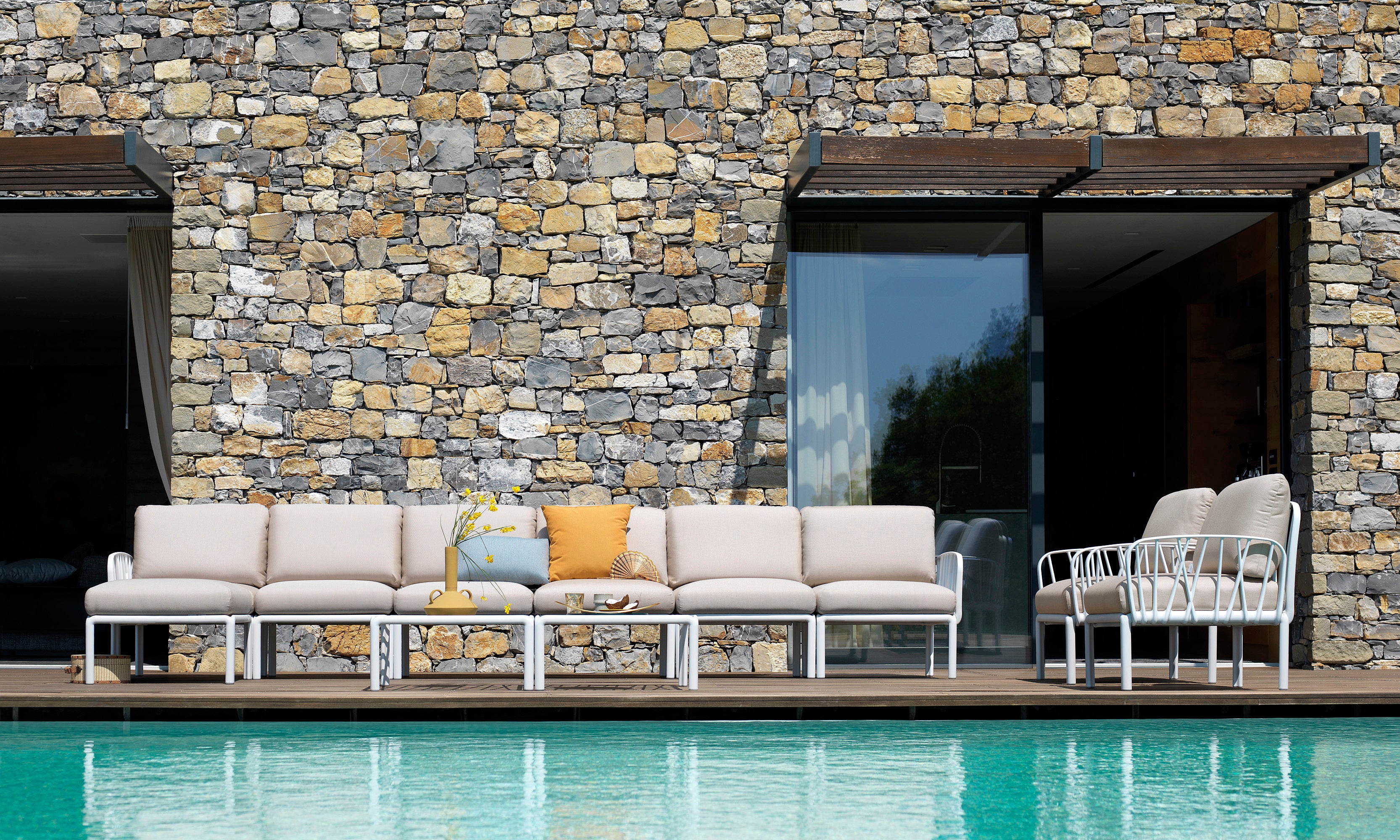 Modulaire buitenhoekbank KOMODO 5 beige Sunbrella® met antracietkleurige basis