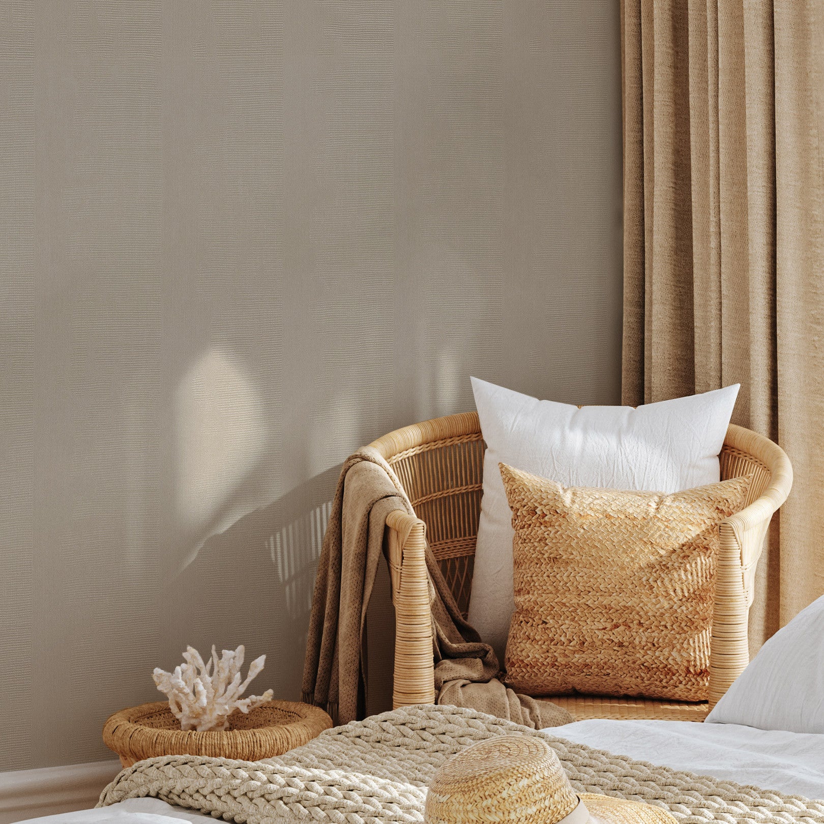 Structural wallpaper with metallic reflections NÉRIKOMI - ARGENT beige