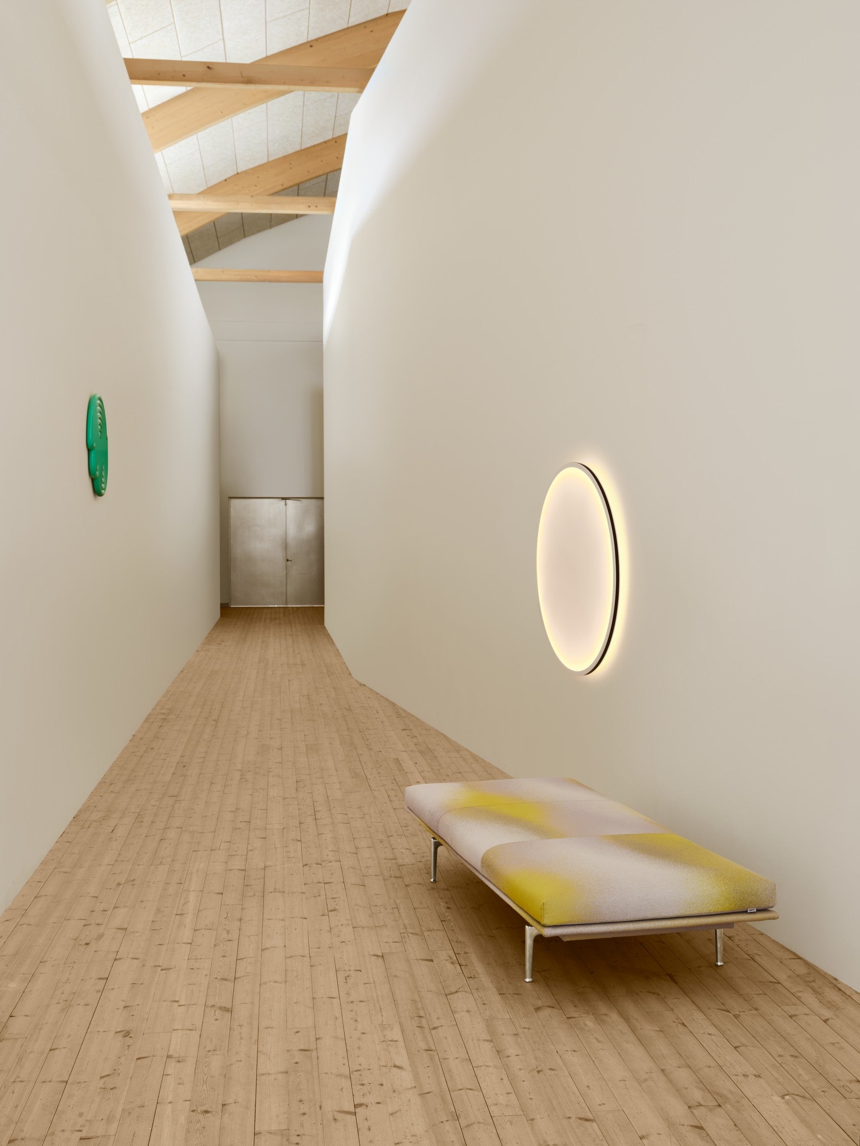 Lampa ścienna CALM biały z czarną obwódką