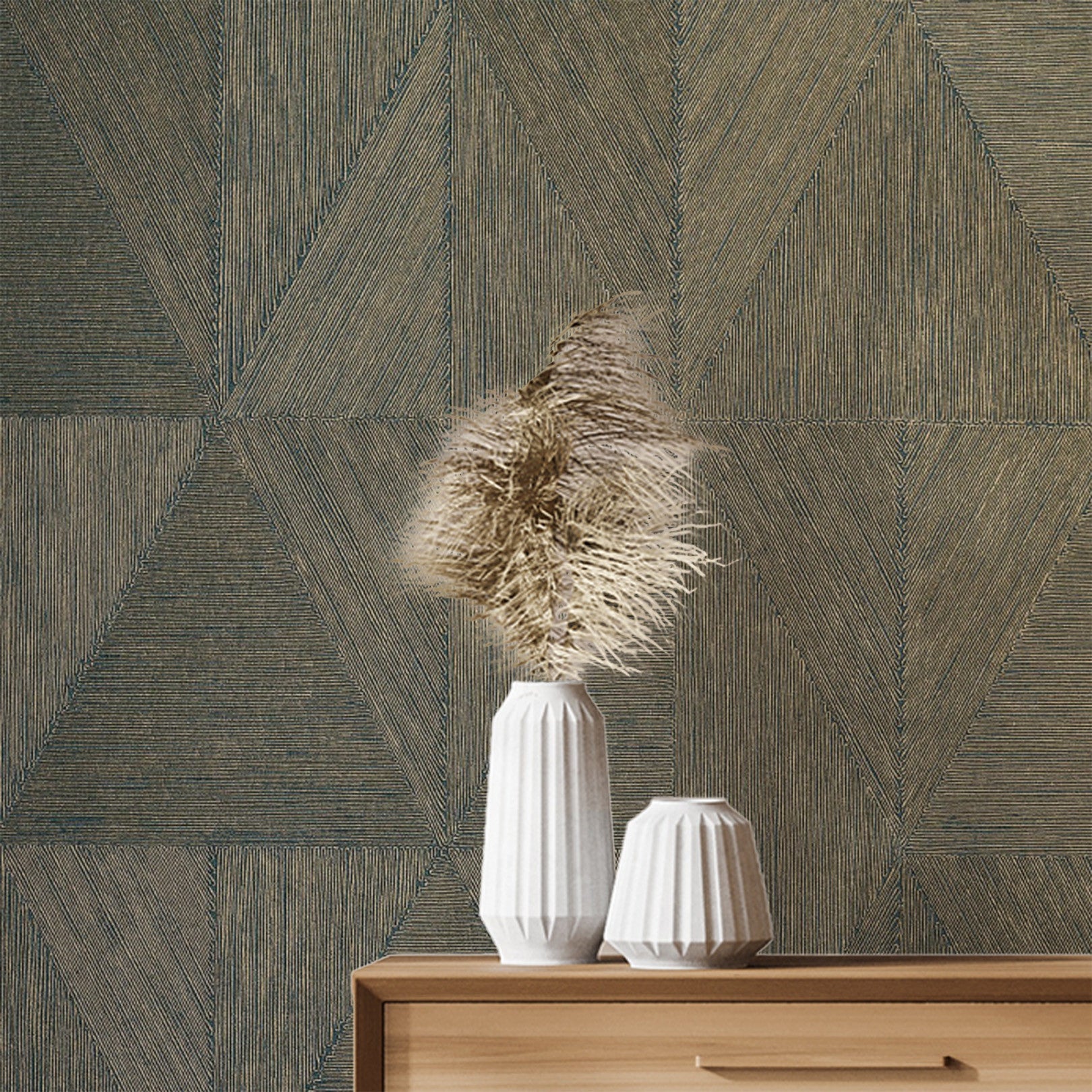 Metallic Wallpaper with Geometric Pattern PARANGON - EMERALD/GOLD emerald with gold