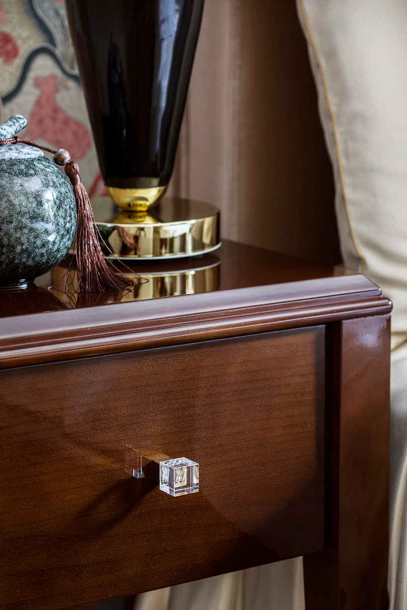 REA table lamp black with black base and gold finish