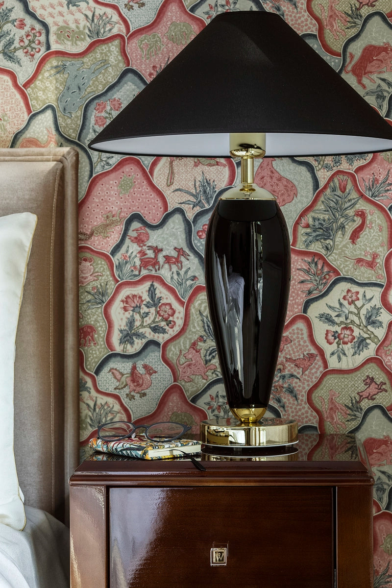 REA table lamp black with black base and gold finish