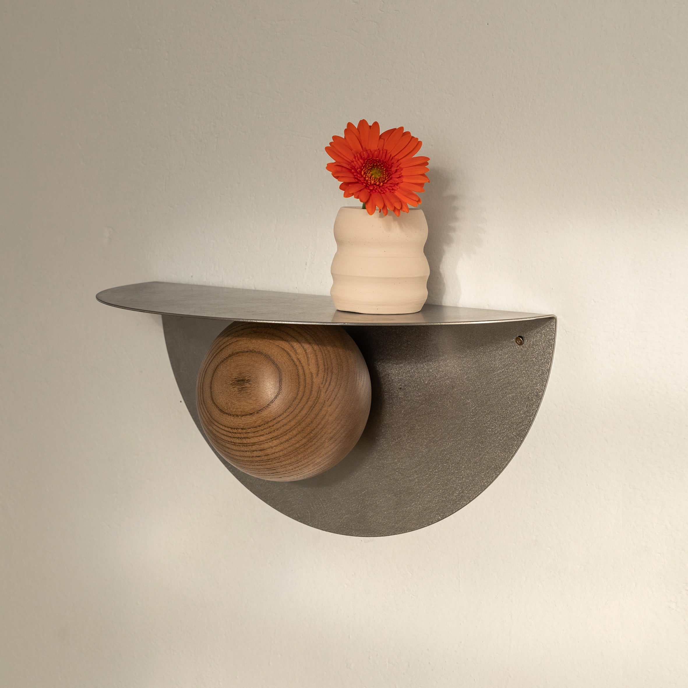 Wandplank POP van staal en hout