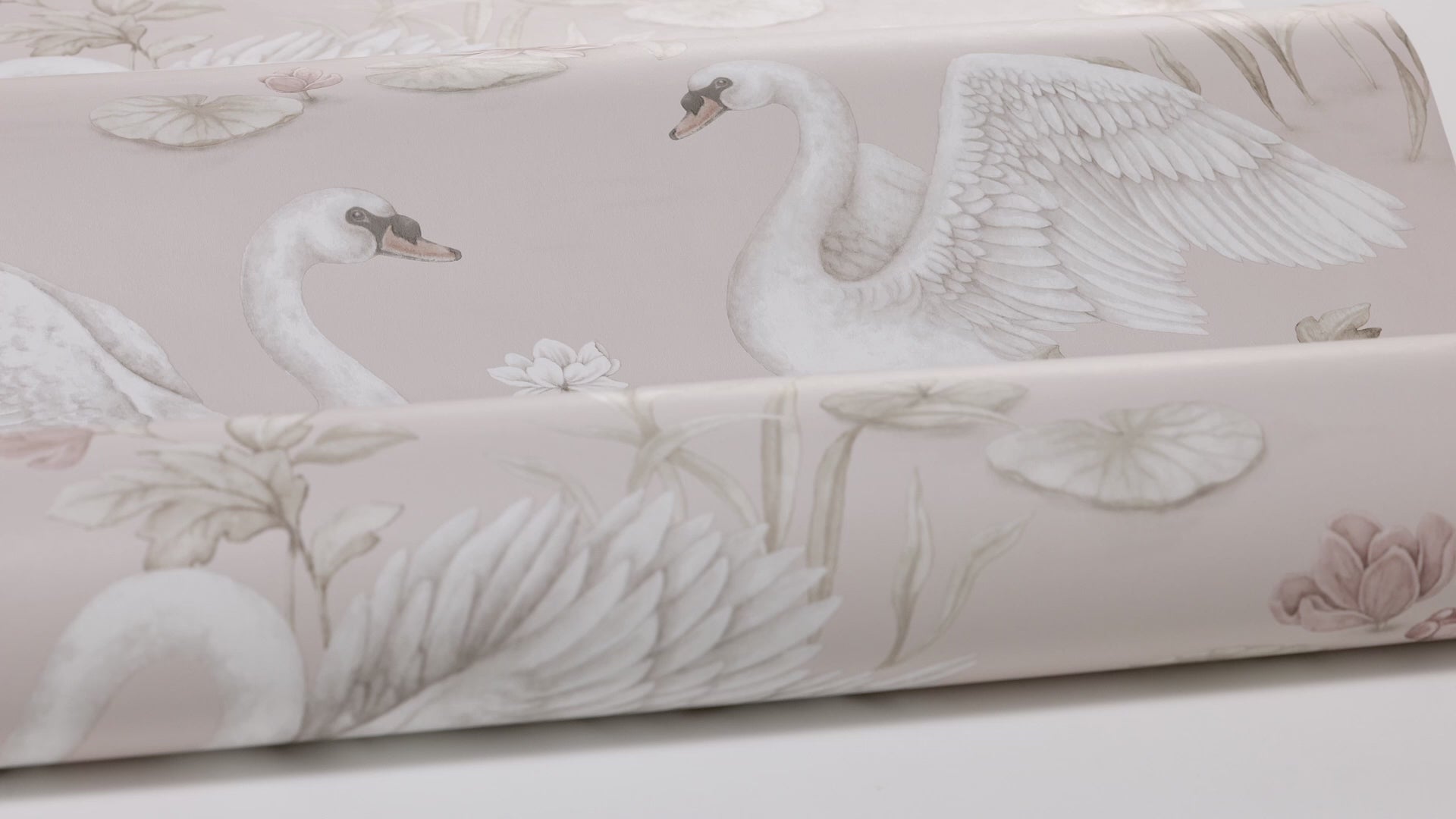 Tapete für Kinder mit pflanzlichem und tierischem Motiv LILY SWAN rosa