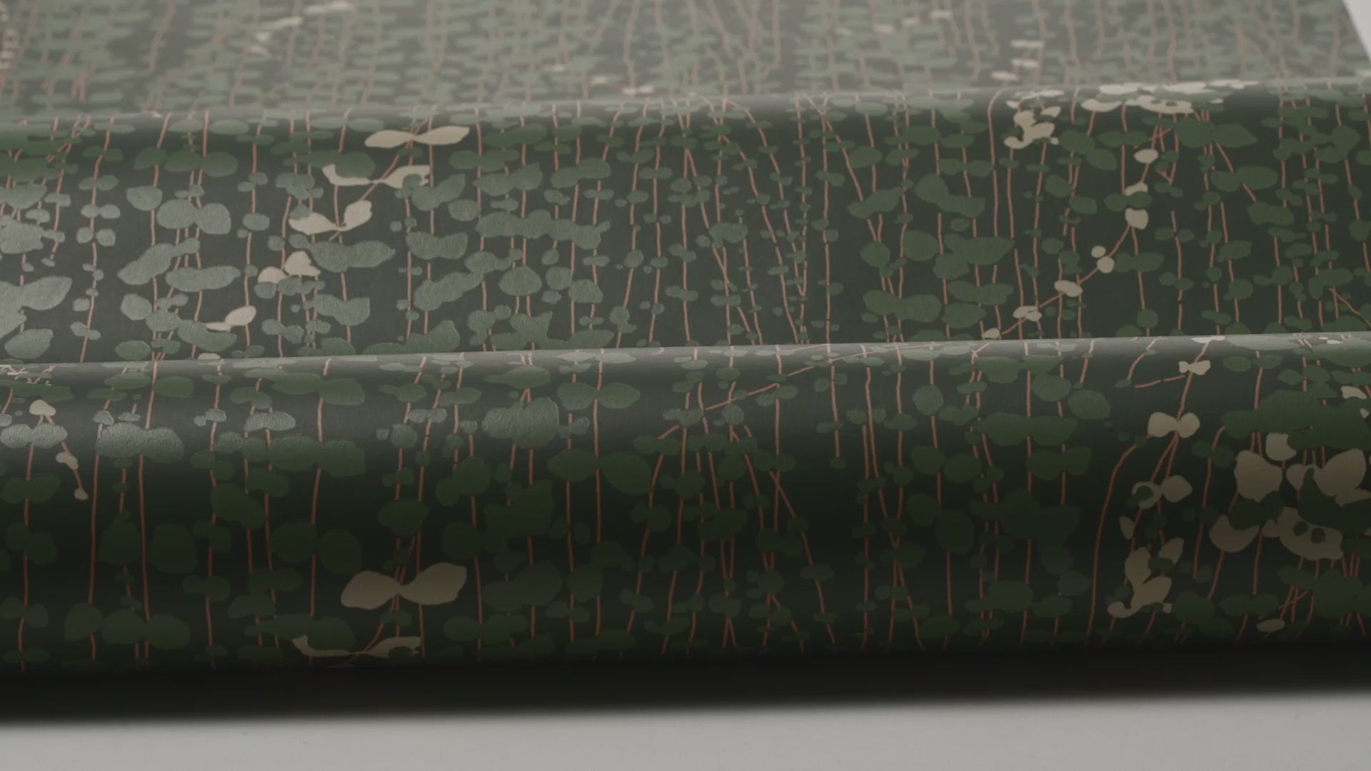 Green Leaf Patterned Wallpaper RANKE