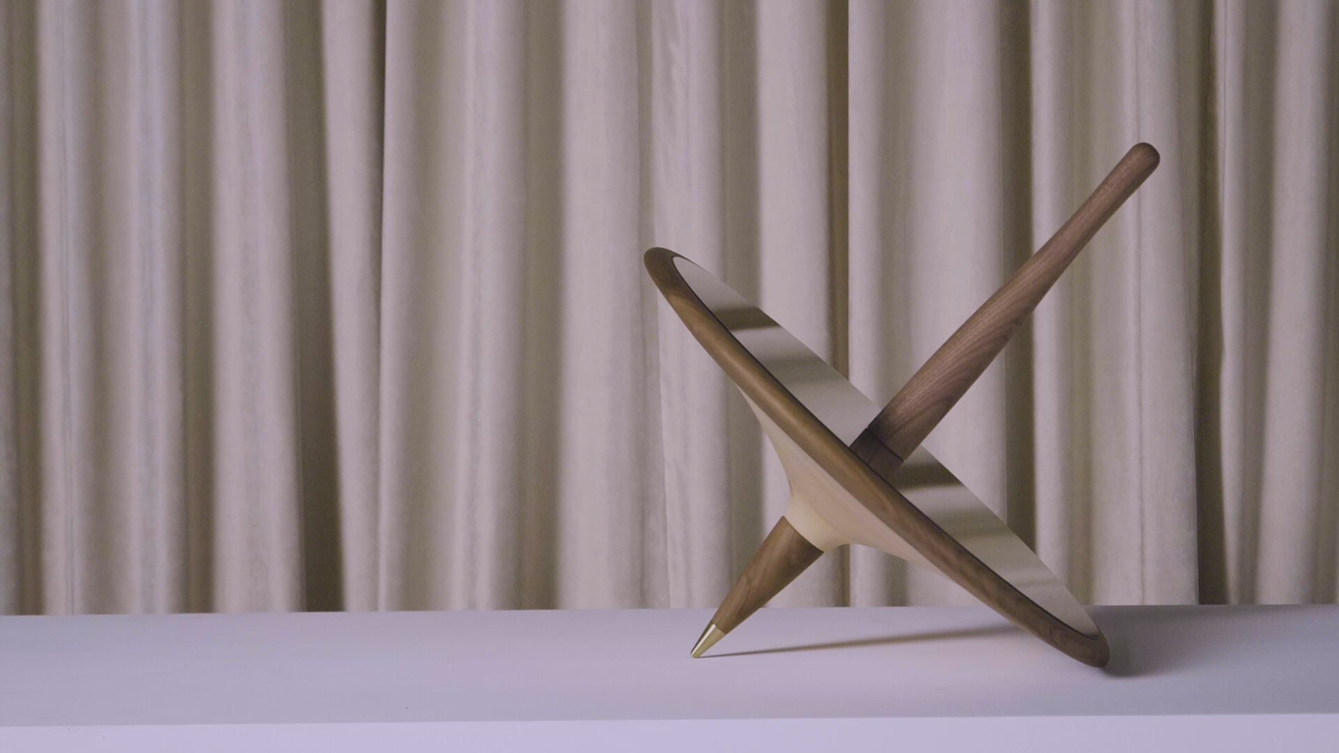 Dekorationsspiegel PEONZA Nussbaumholz