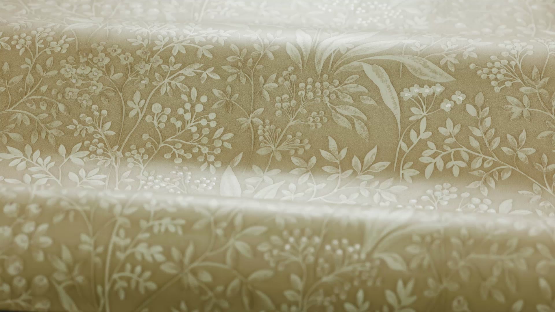 Vliesbehang met plantaal patroon NOCTURNE goud met beige