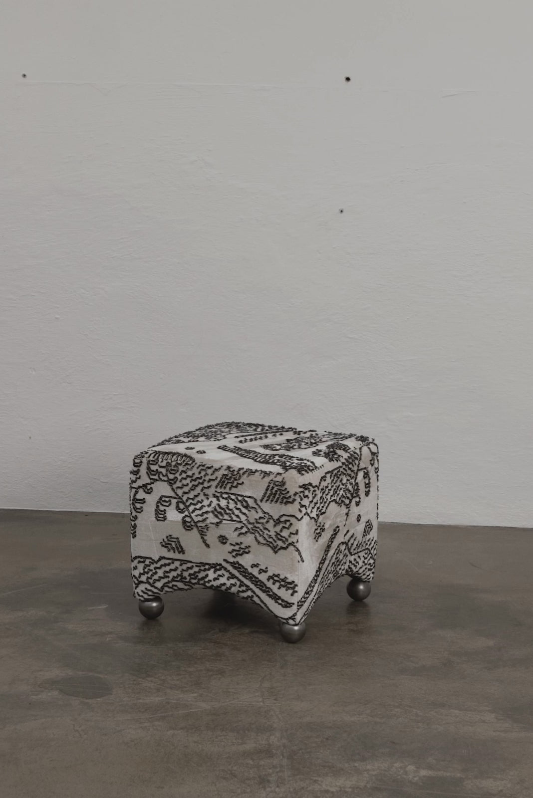 Puf ARC SMALL tapicerowany