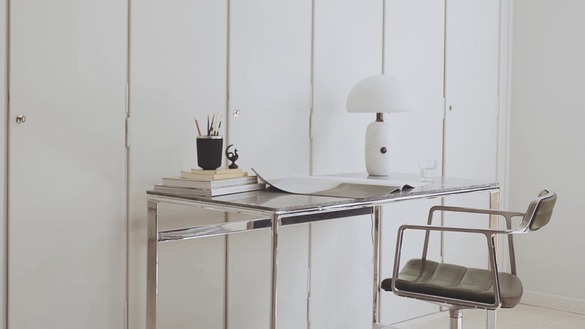 Schreibtisch STUDIO mit Marmorplatte [Antonina] [Amelia spr]