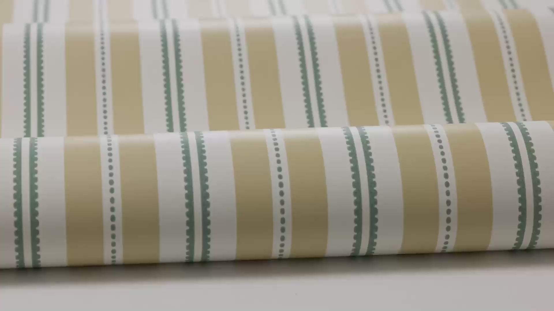 Gestreepte behang HEDDA geel met wit