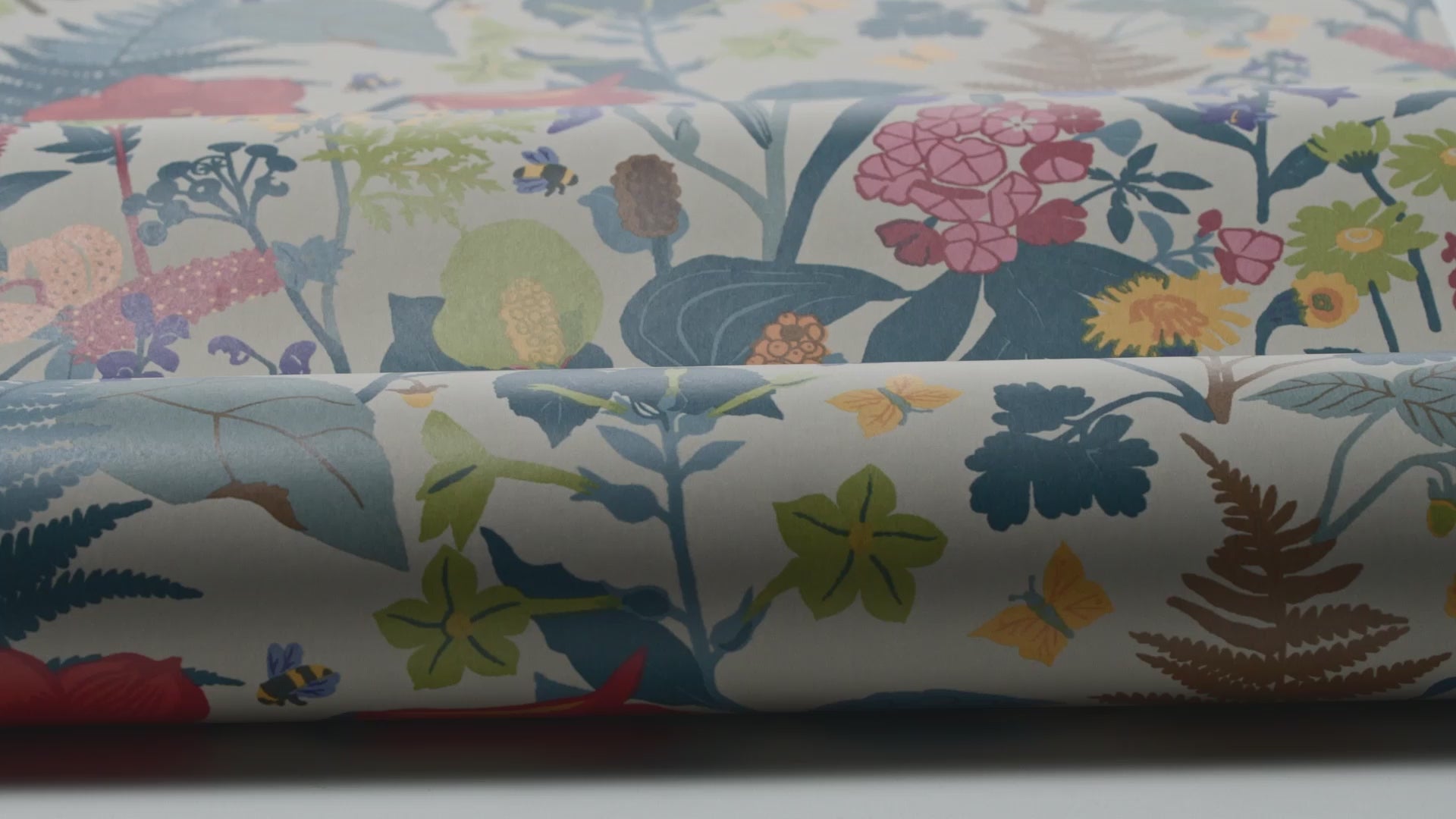 Beige wandtapijt met plantaal motief STUGRABATT in blauw