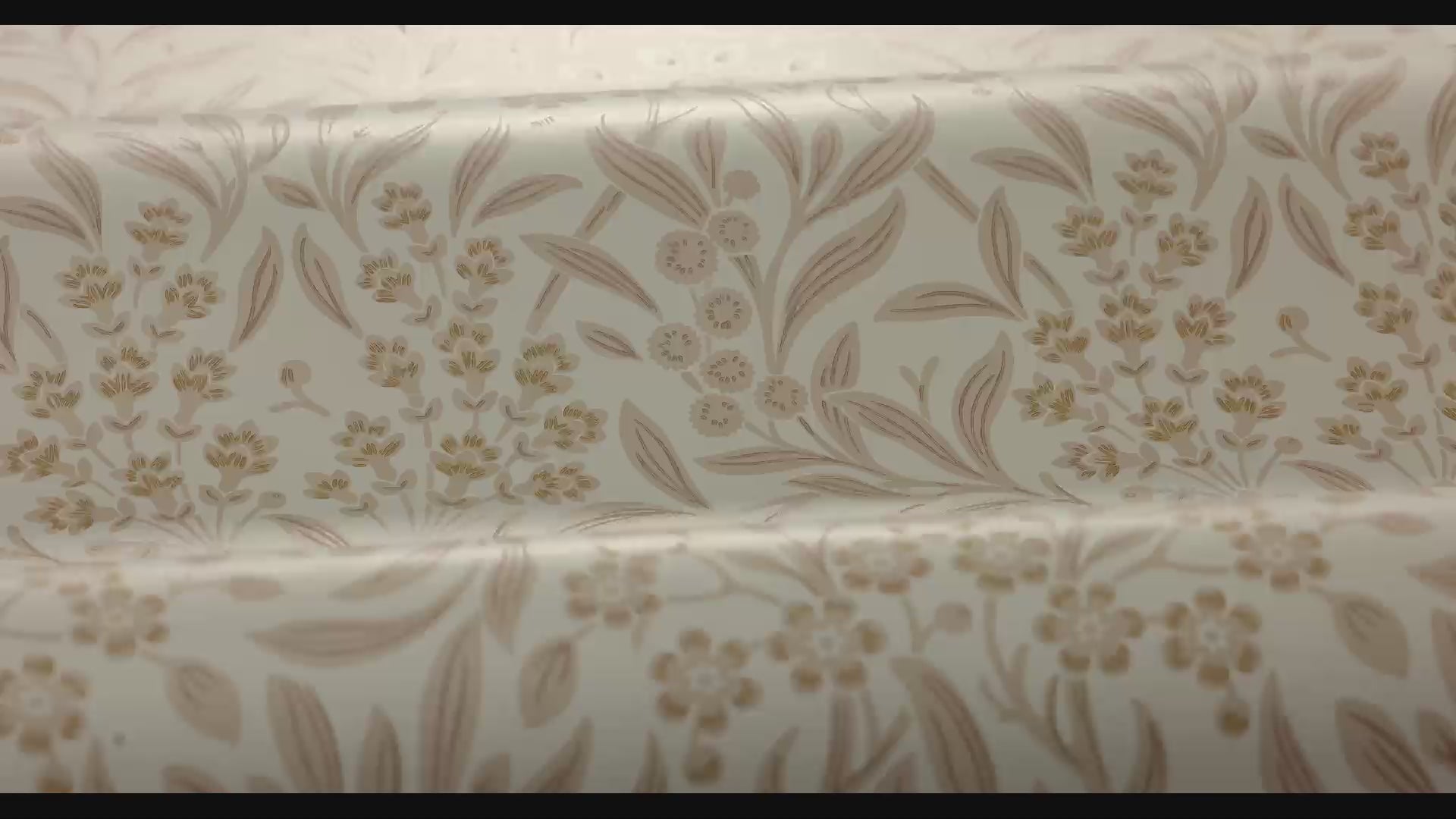 Vlies-Tapete mit pflanzlichem Muster KRYDDHYLLAN beige mit Rosa